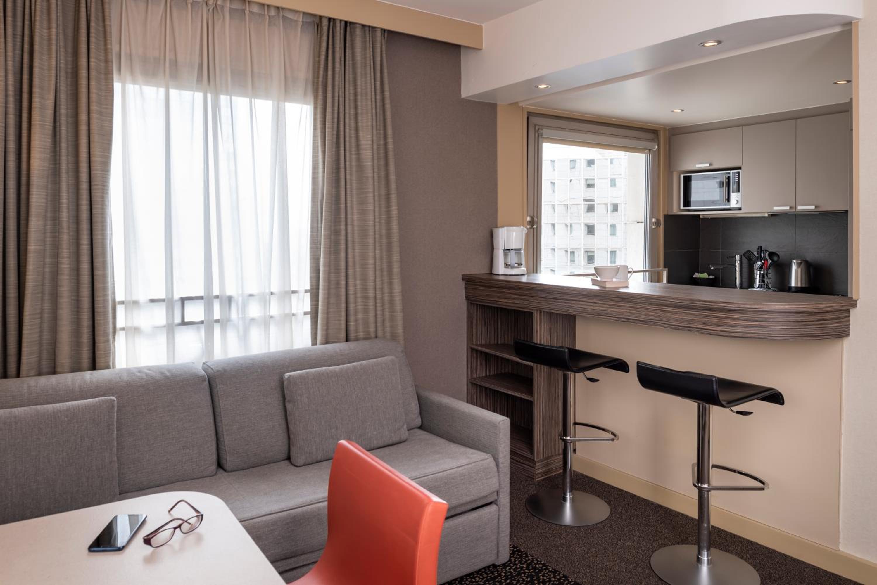 One-Bedroom Apartment - Photo 3