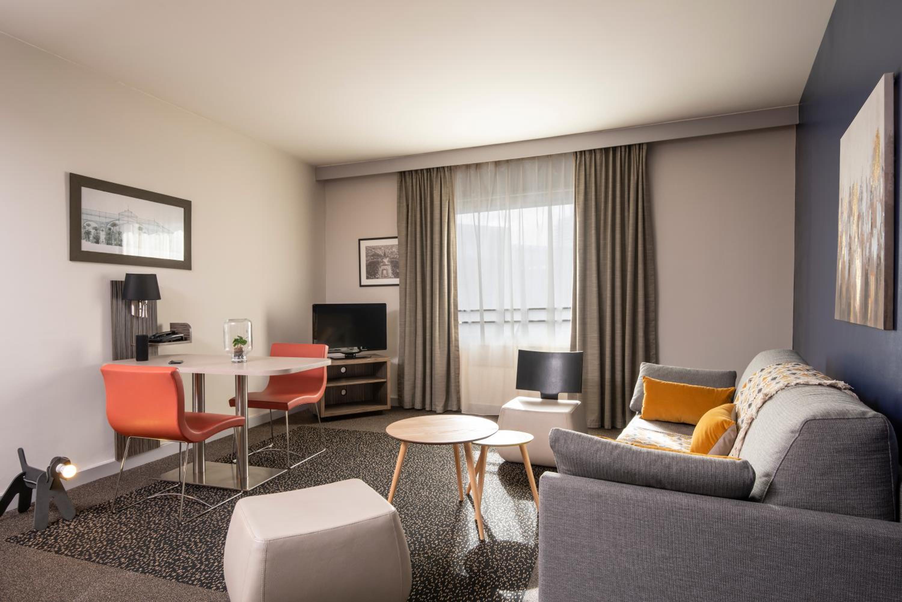Superior One-Bedroom Apartment (4 Adults) - Photo 6