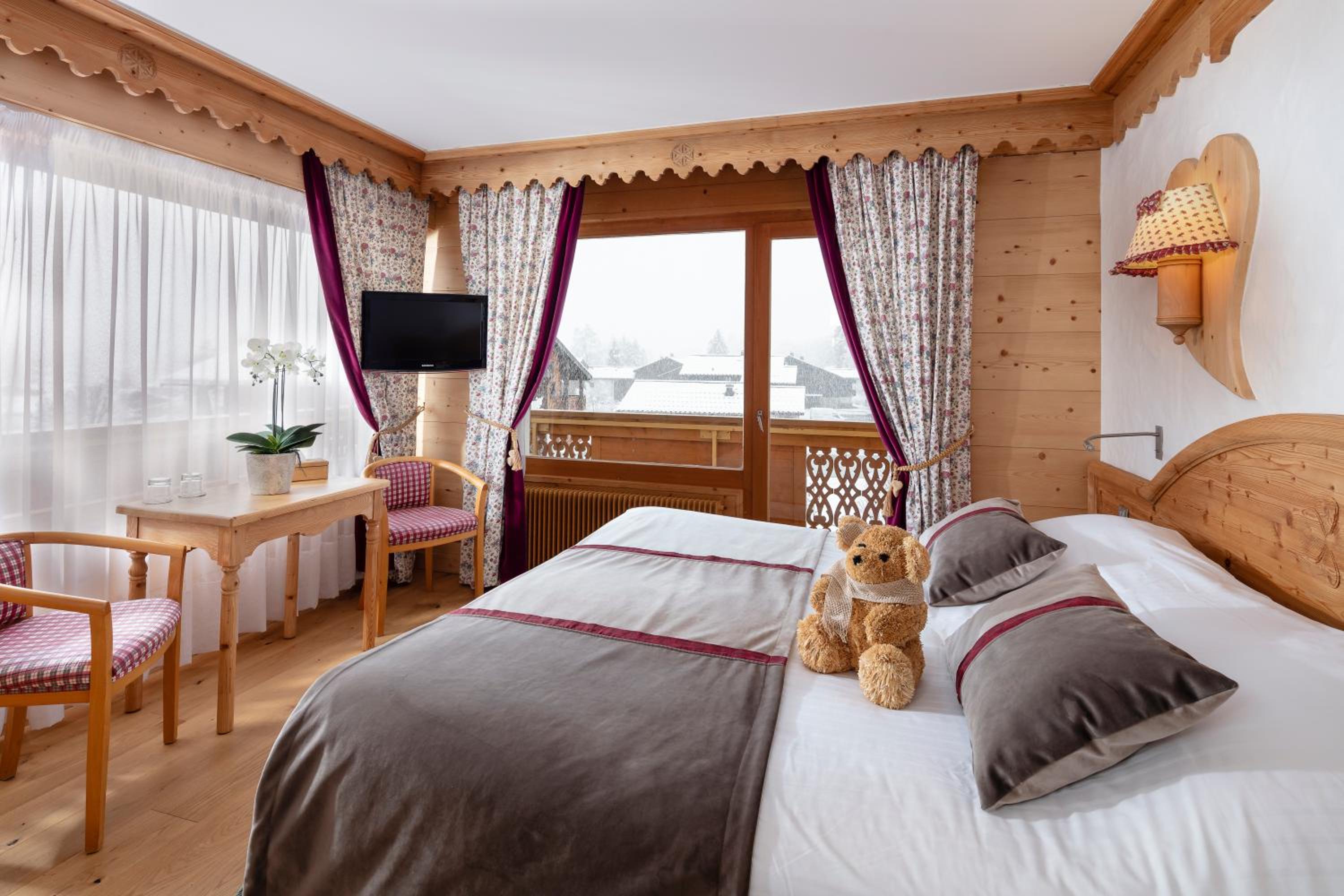Superior Double Room - South Facing - Photo 1