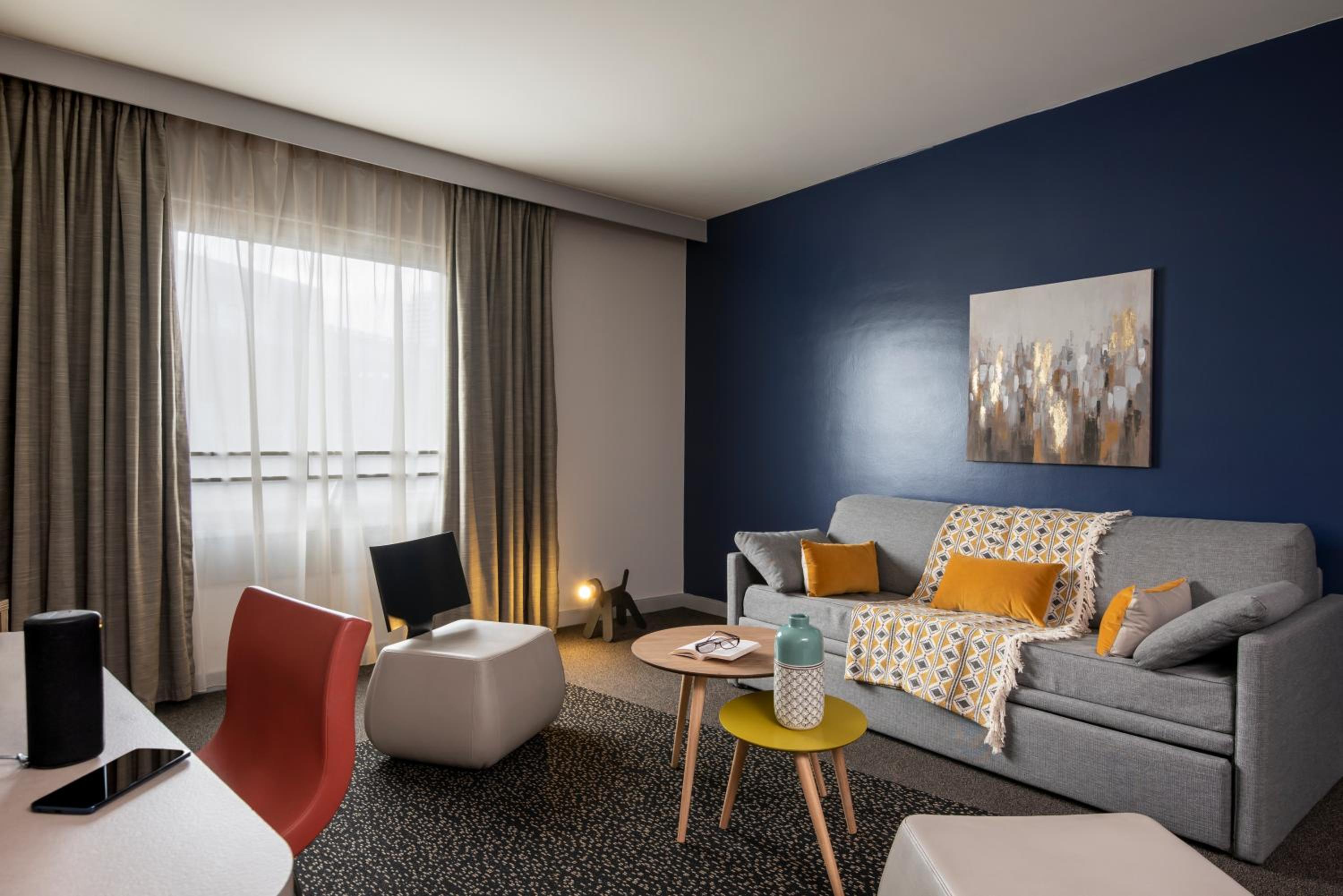 Superior One-Bedroom Apartment (4 Adults) - Photo 3