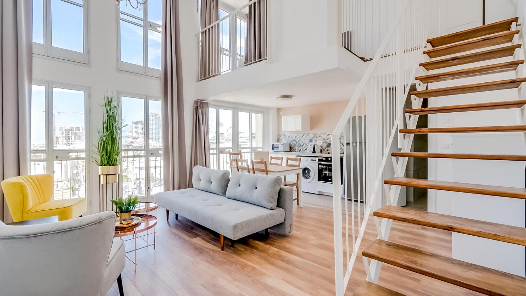 Superior One Bedroom Duplex Apartment - Sea View