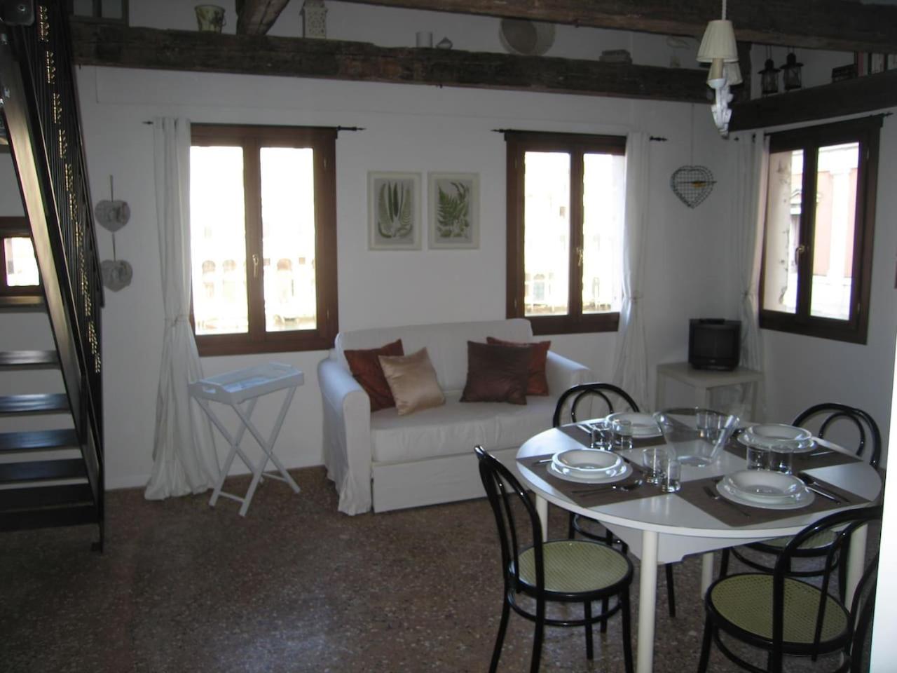 Apartment - Split Level photo 1