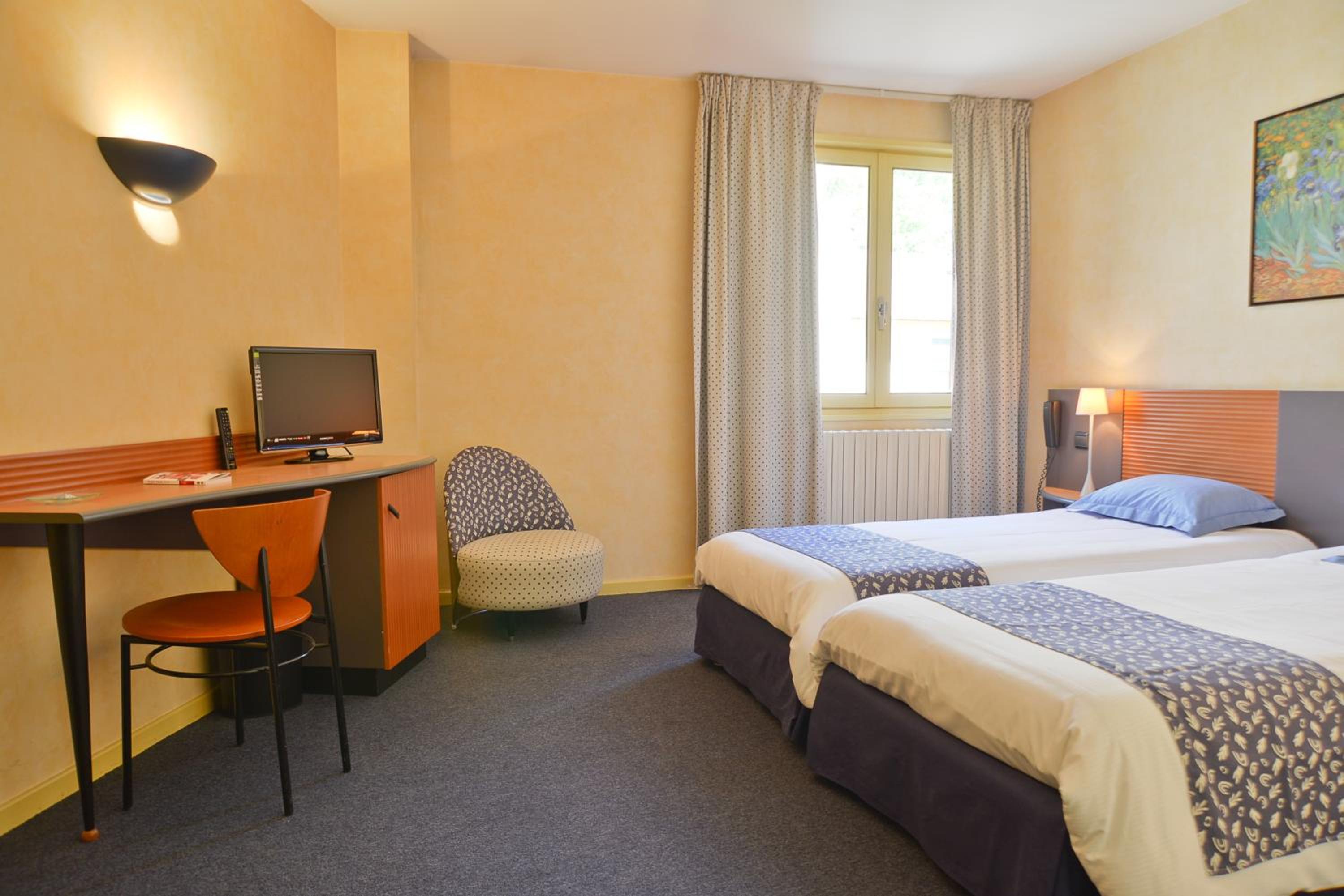 Standard Double Room - Photo 1