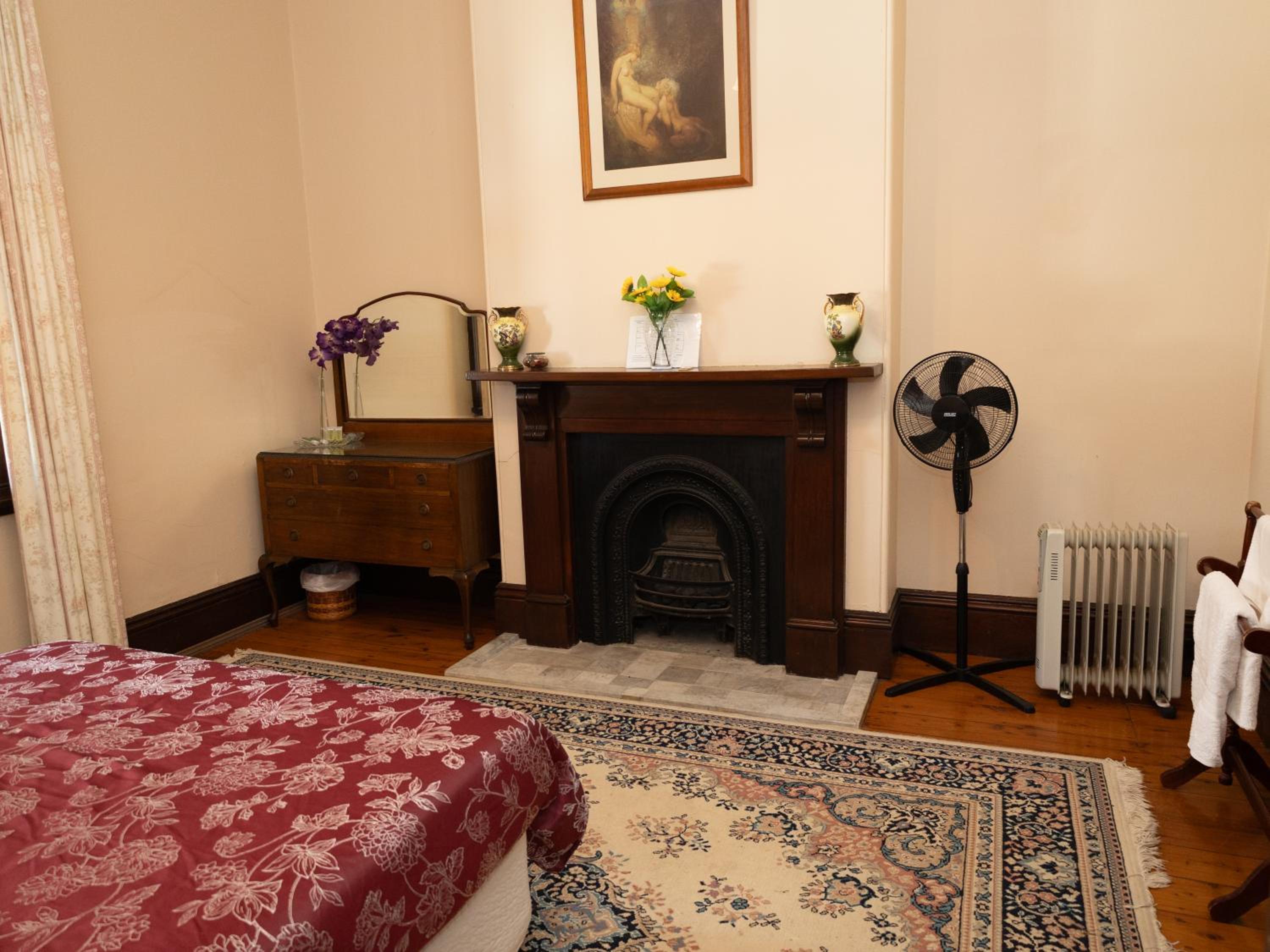 Standard Queen Room