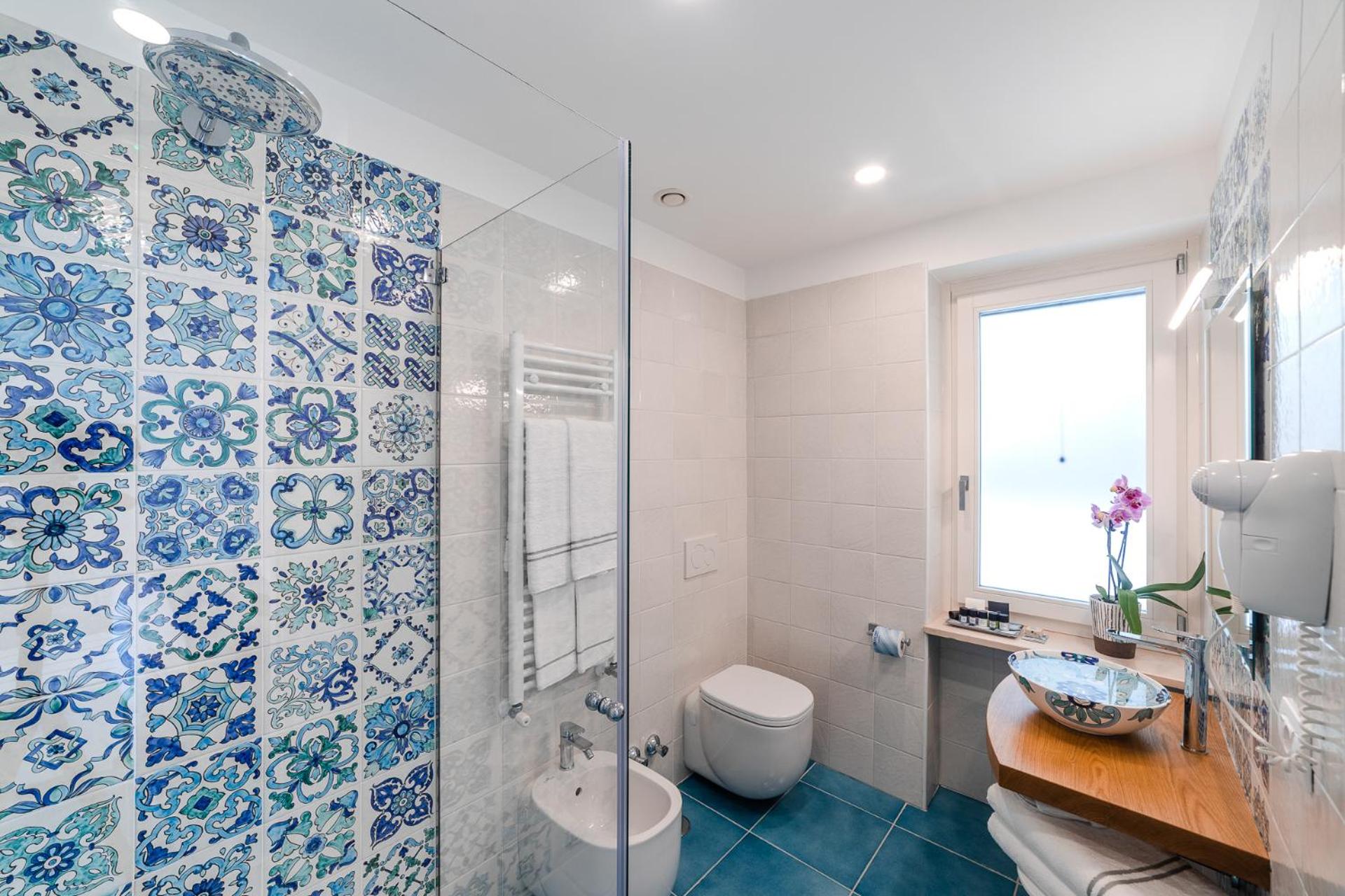 Junior Suite with Sea View - Photo 2