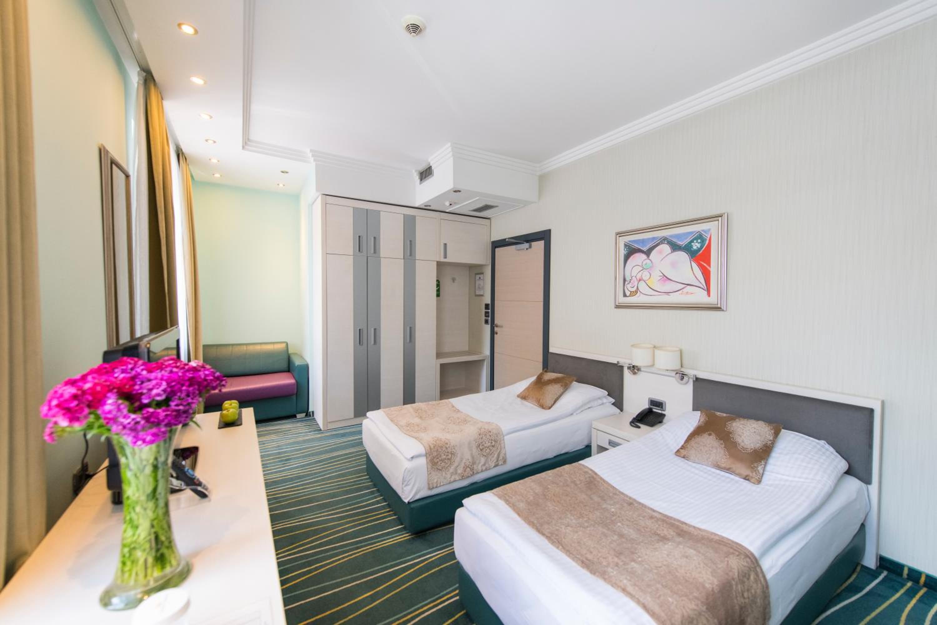 Double or Twin Room - Photo 1