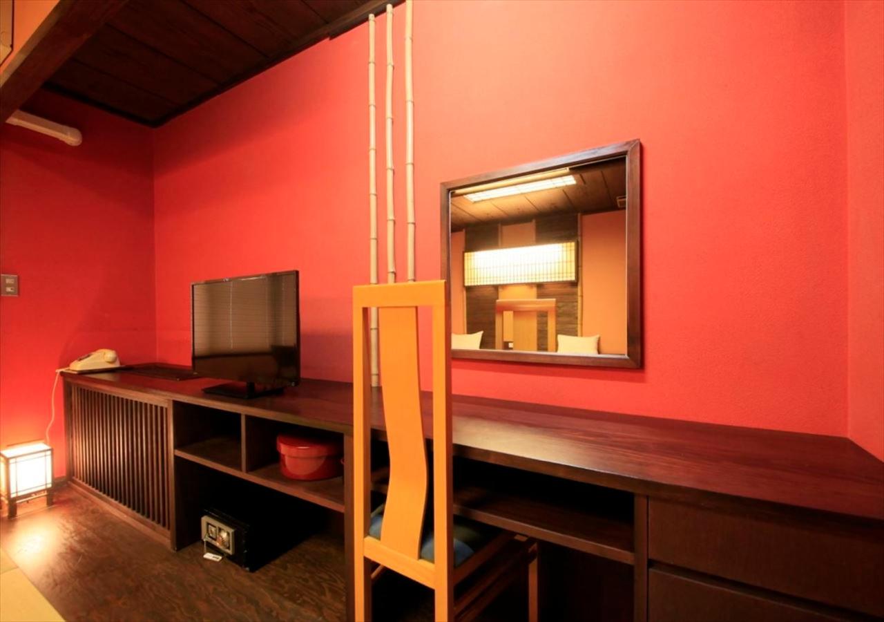 Japanese Modern Twin Room with Private Toilet and Massage Chair - Non-Smoking - Photo 3