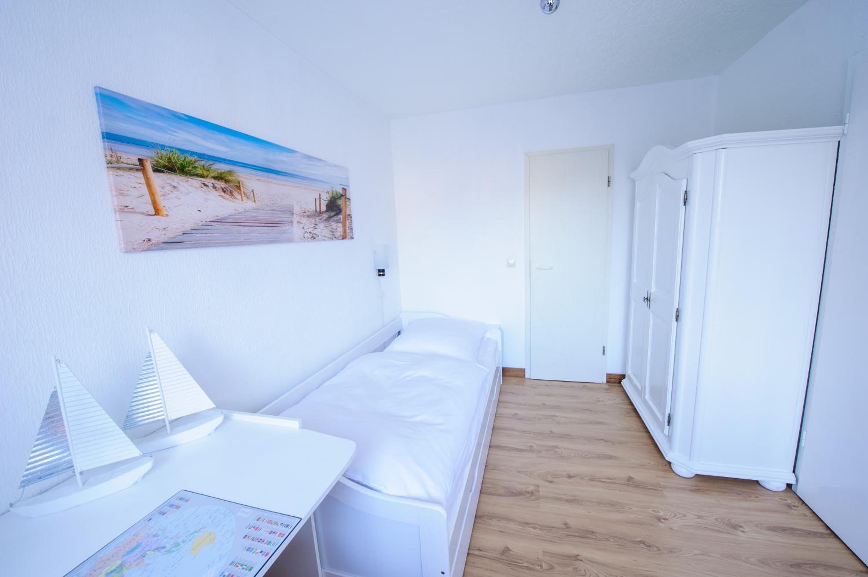 Single Room photo 2