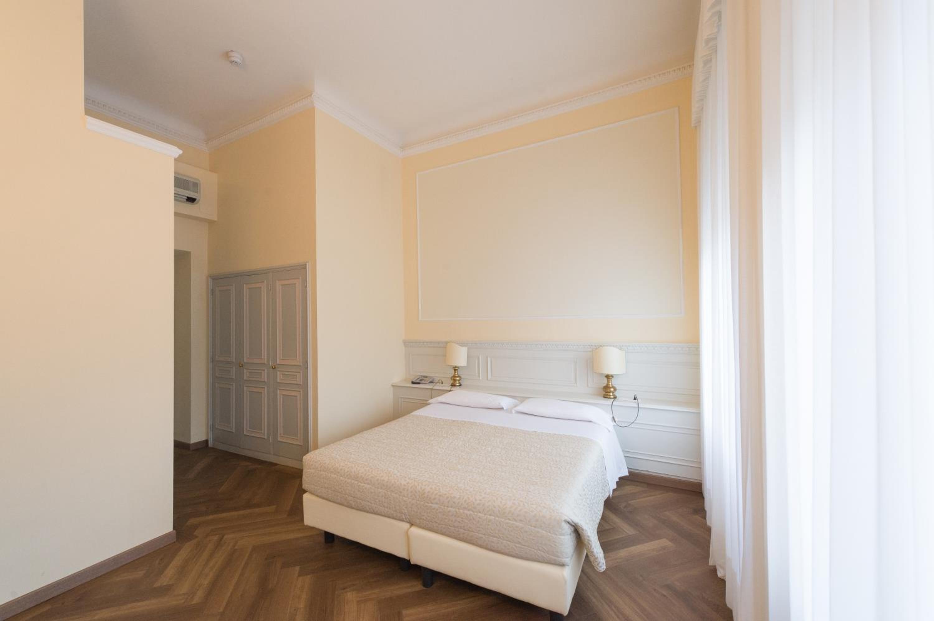 Superior Double or Twin Room - Photo 1