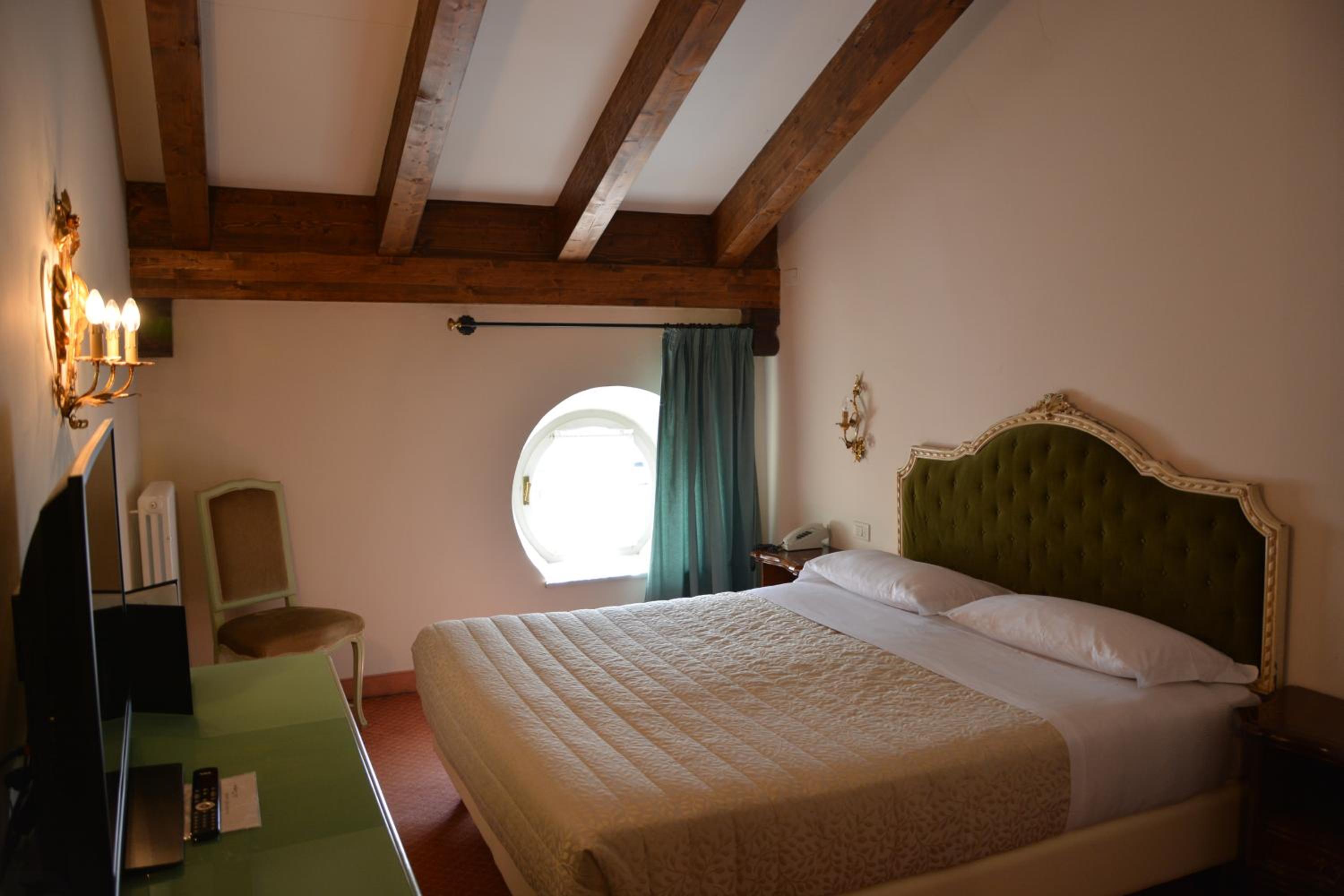 Economy Double Room - Photo 1