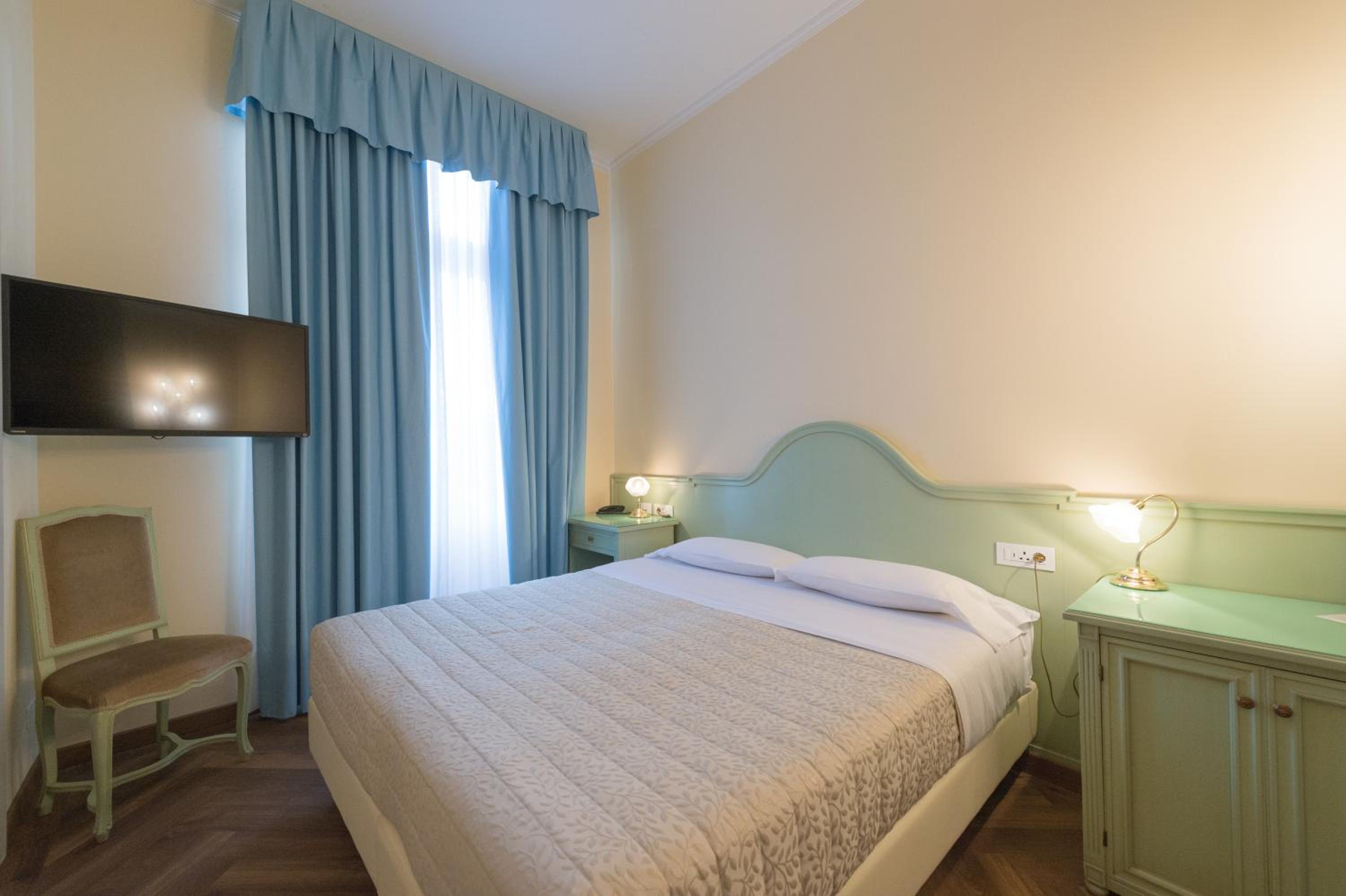 Double or Twin Room - Photo 3