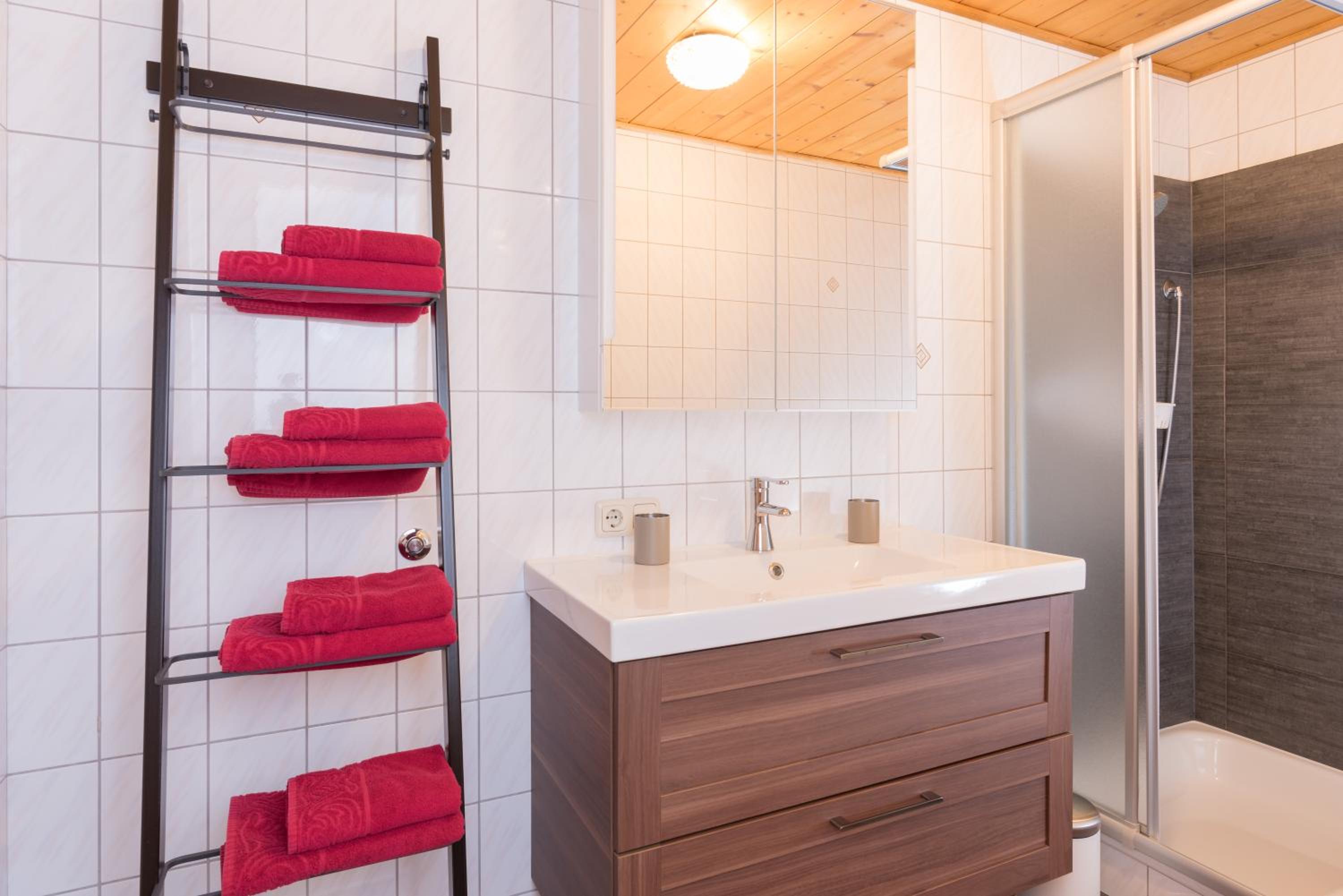 Two-Bedroom Apartment - Photo 2