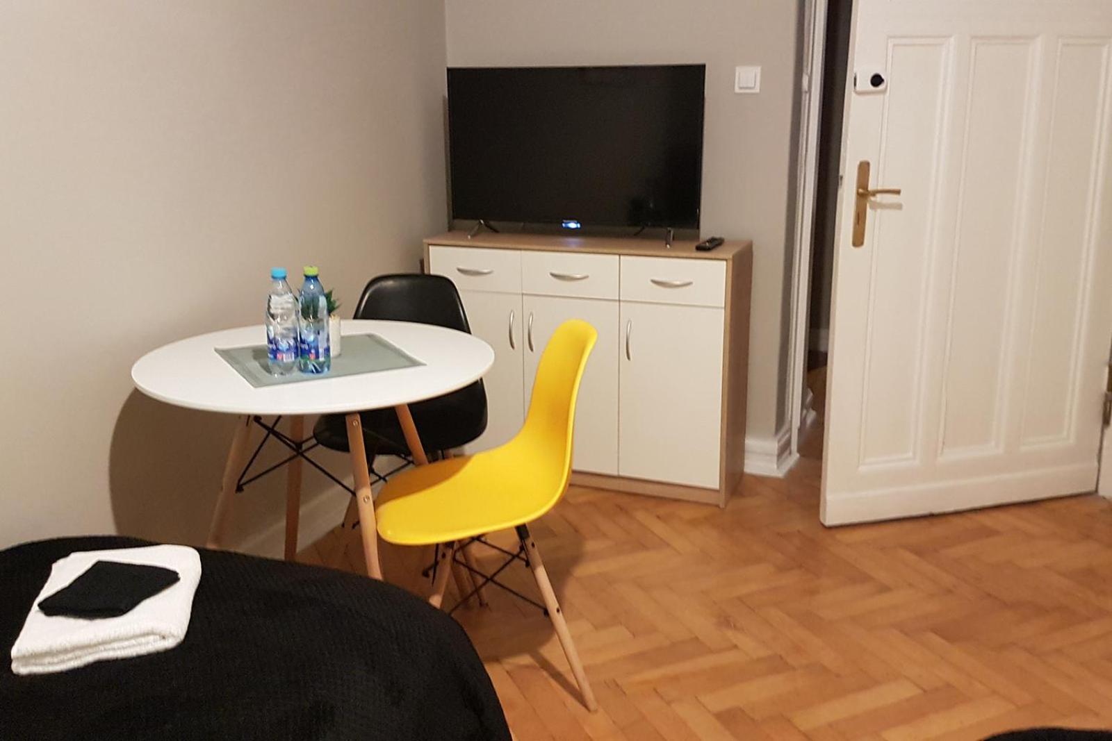 Standard Twin Room - Photo 2