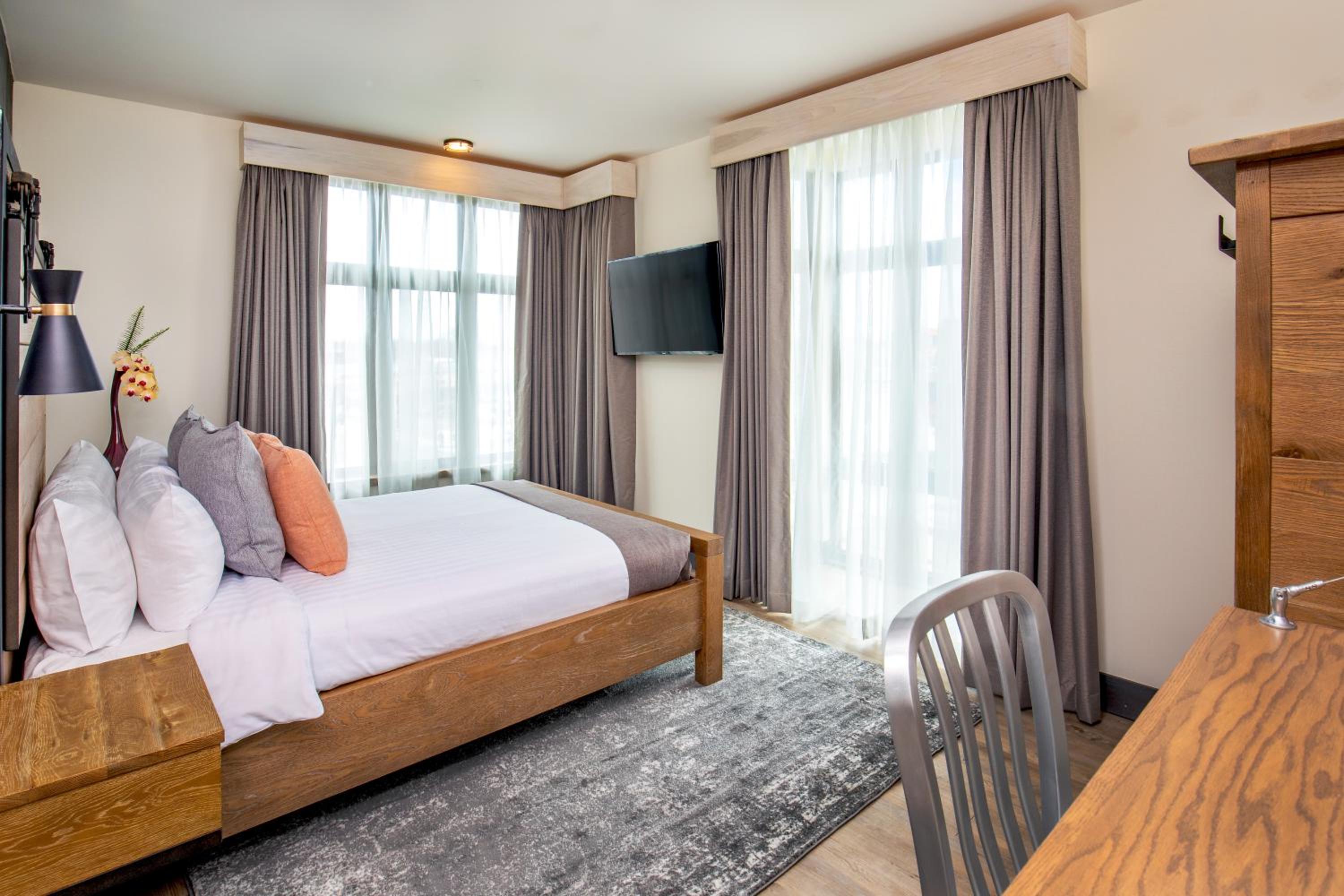Standard Queen Room photo 2