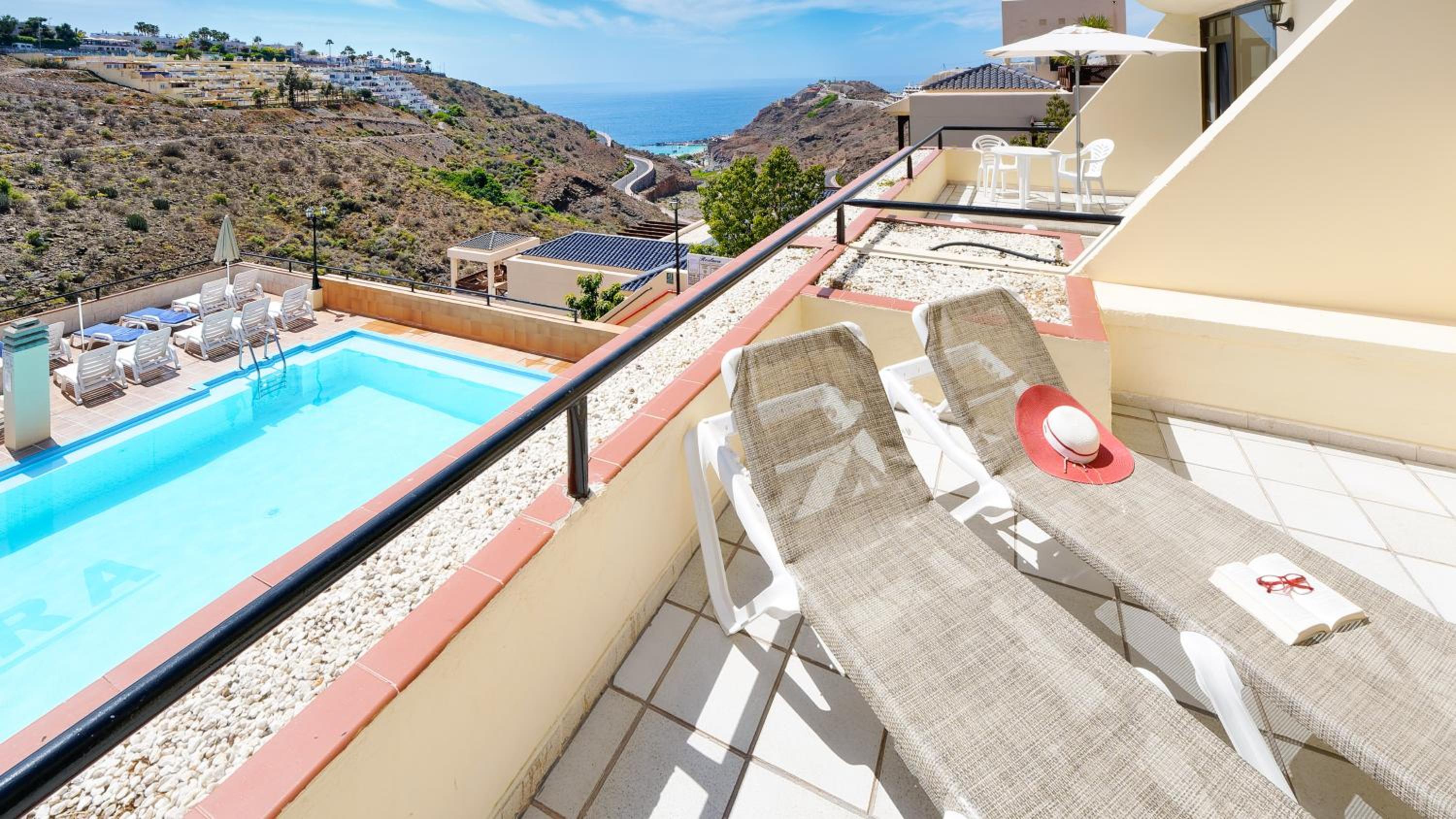 One-Bedroom Apartment with Pool View