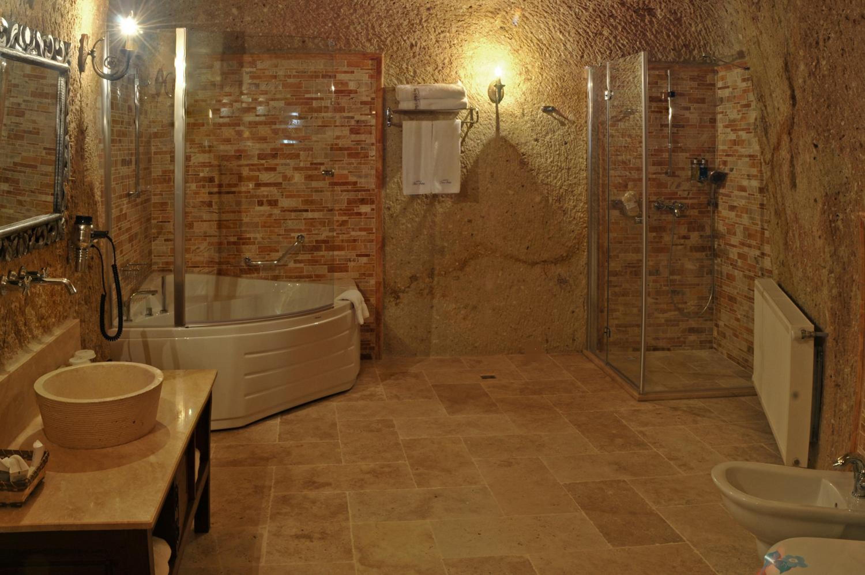 Junior Cave Suite photo 2