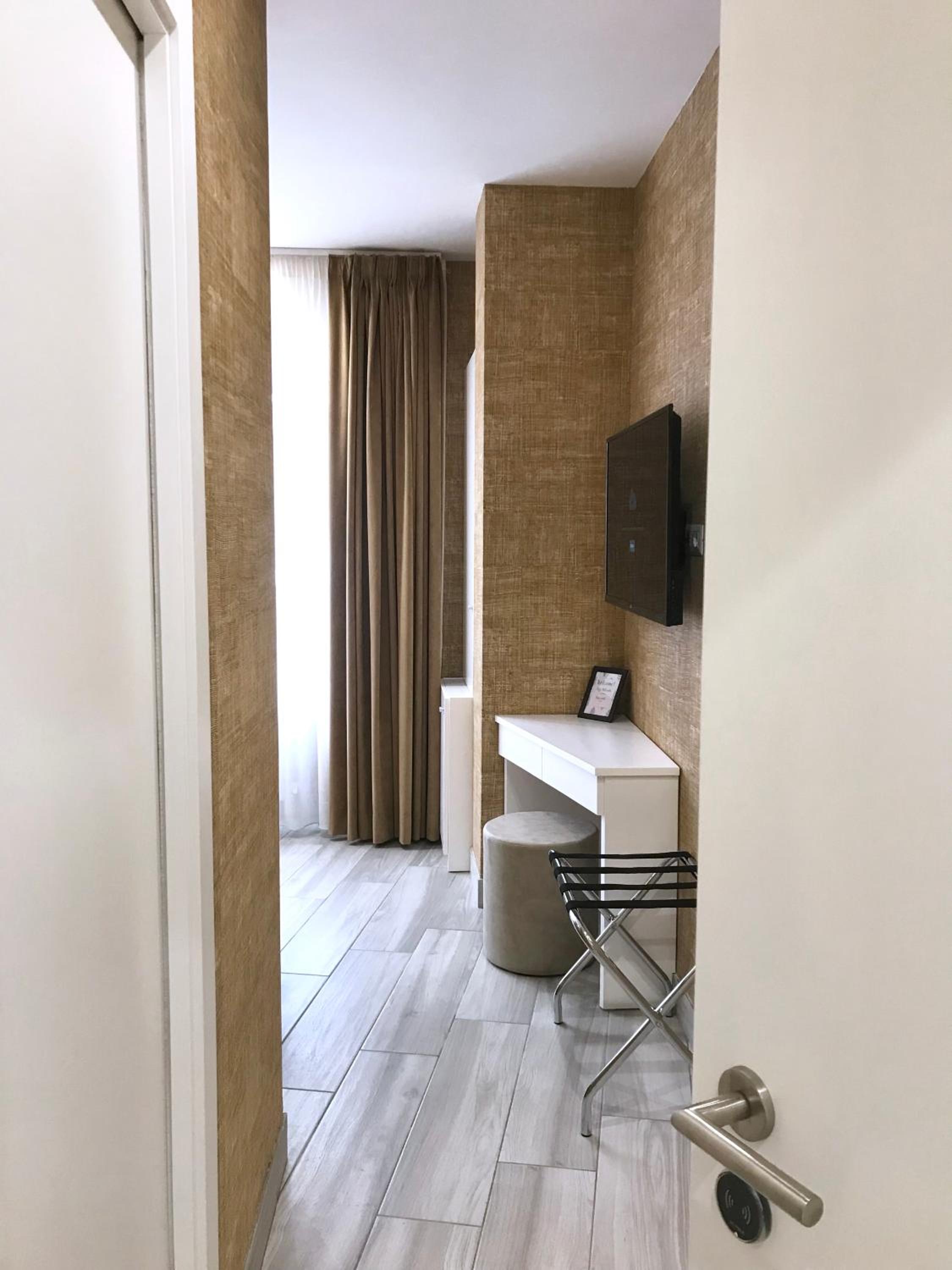 Single Room with Private Bathroom