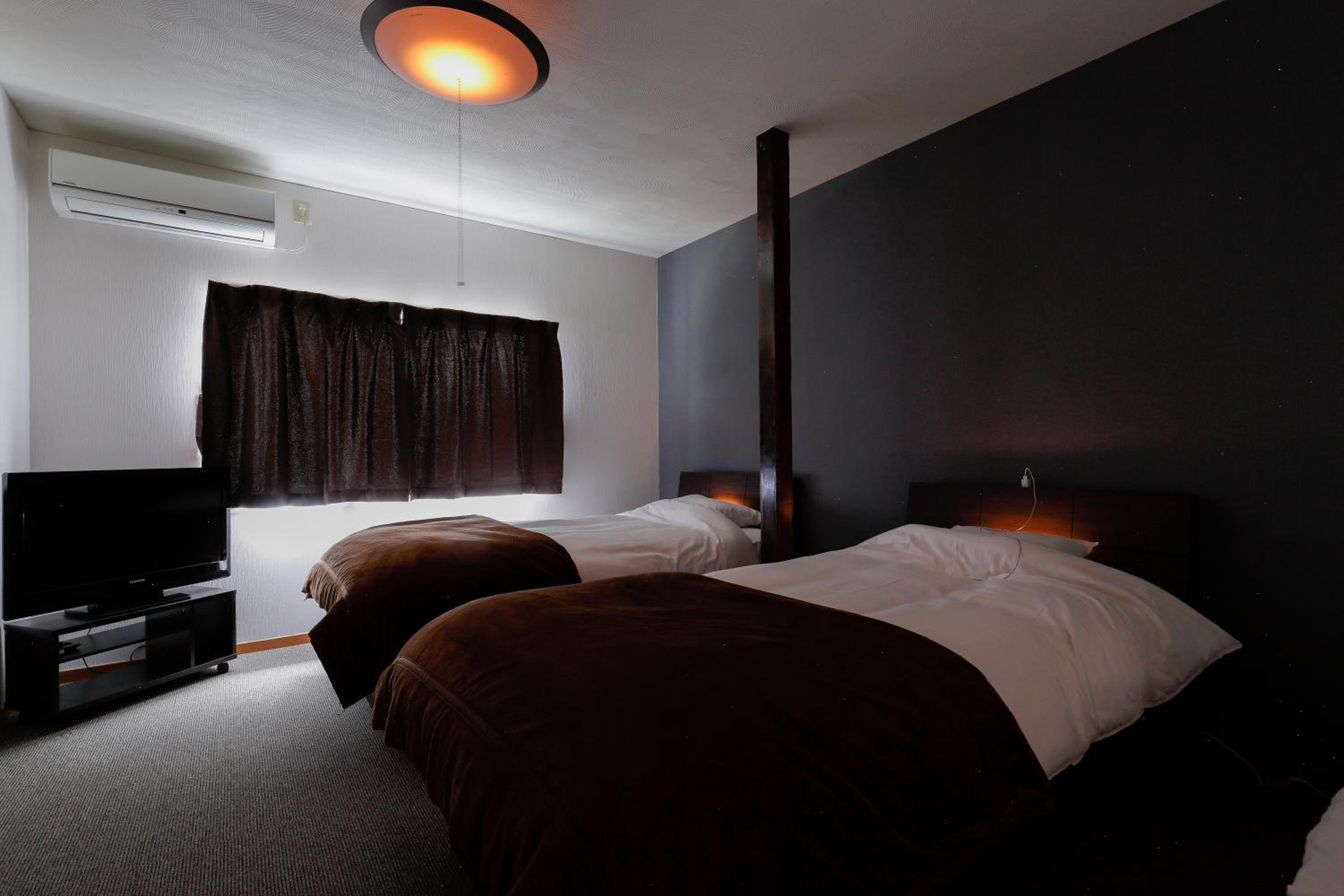 One-Bedroom Apartment - Photo 7