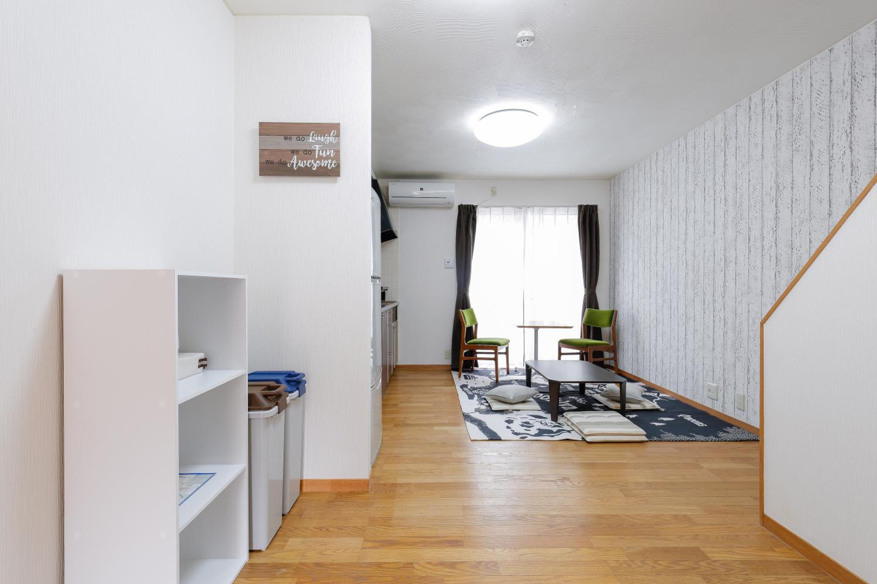 One-Bedroom Apartment - Photo 3