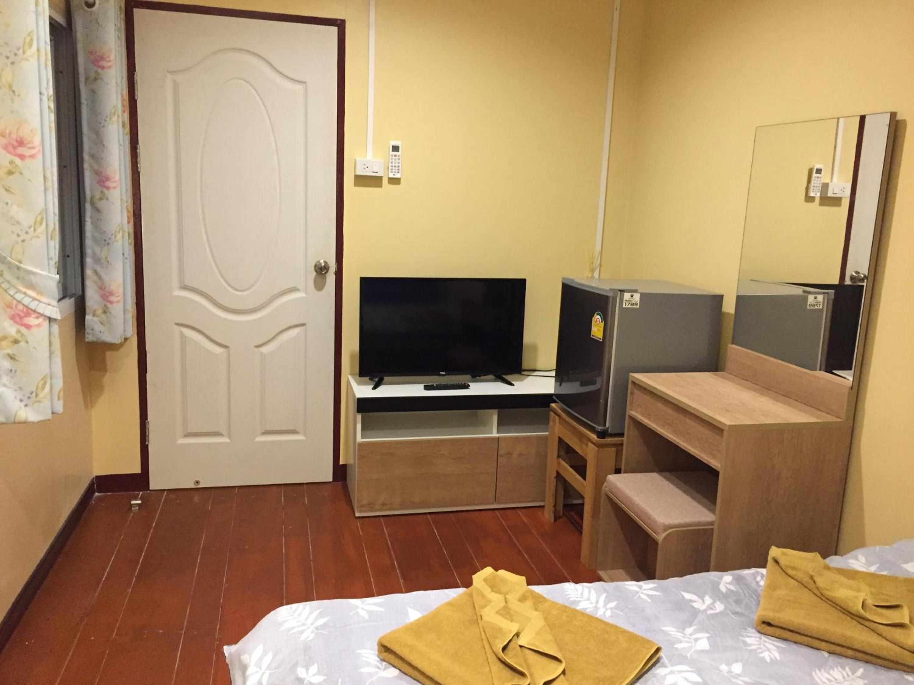 Double Room with Shared Bathroom photo 2