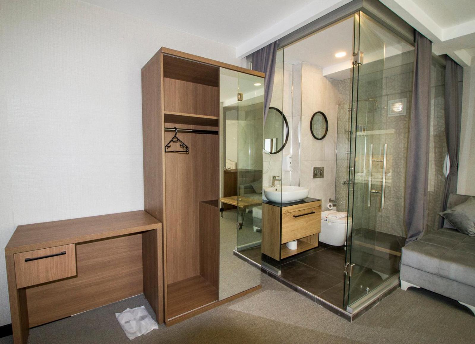 Studio Apartment - Photo 8