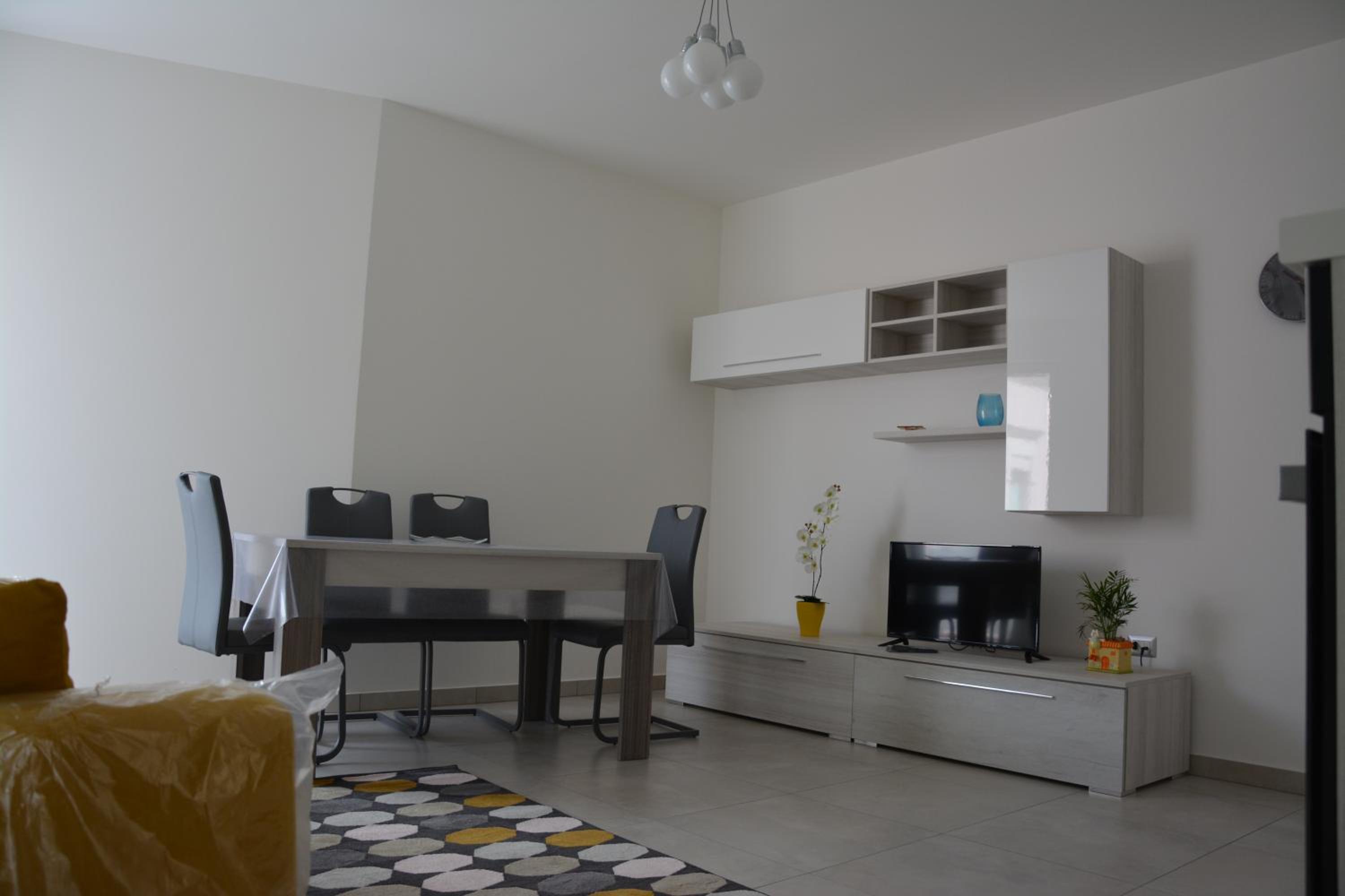 One-Bedroom House photo 1