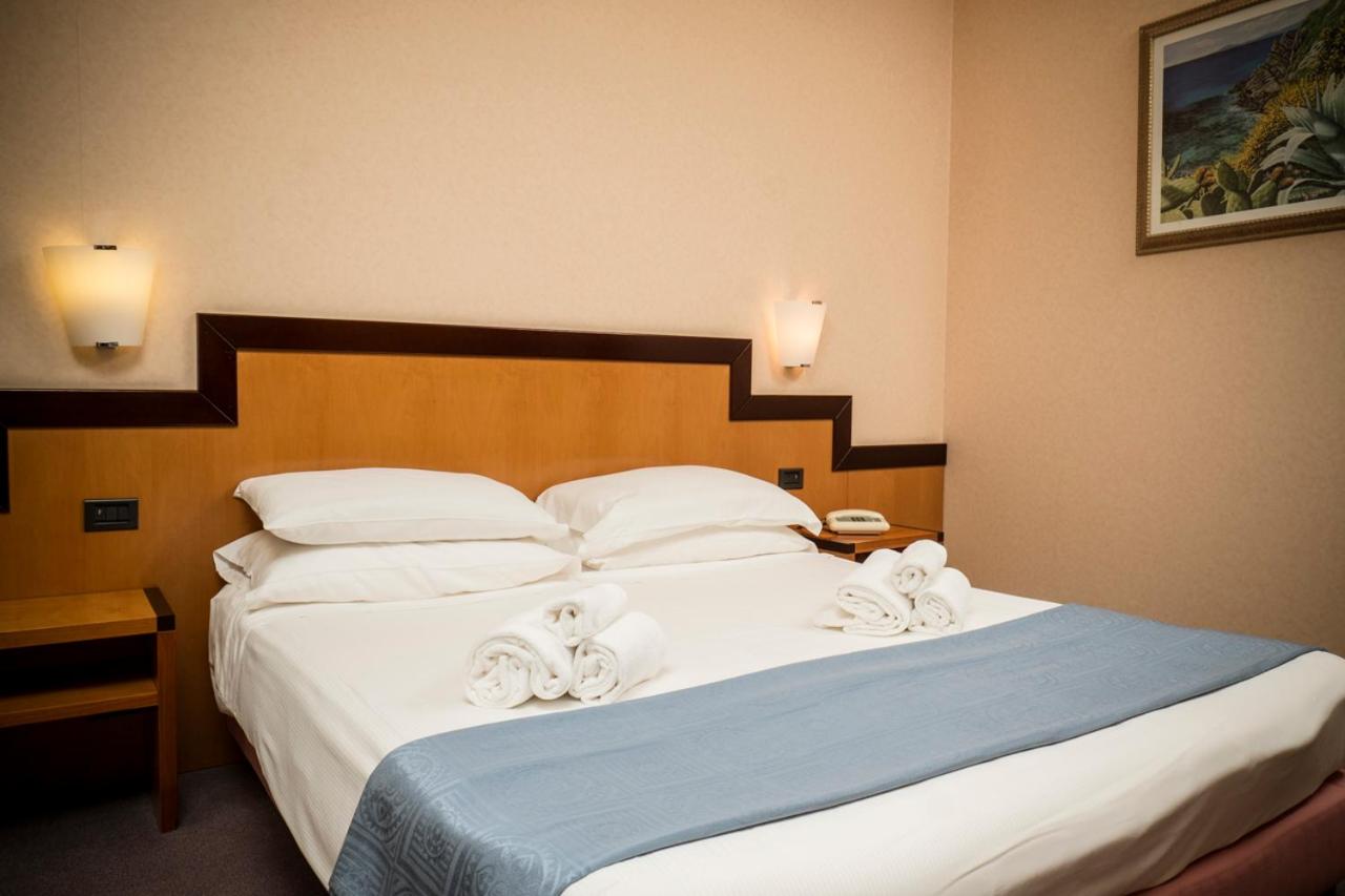 Triple Room - Photo 1