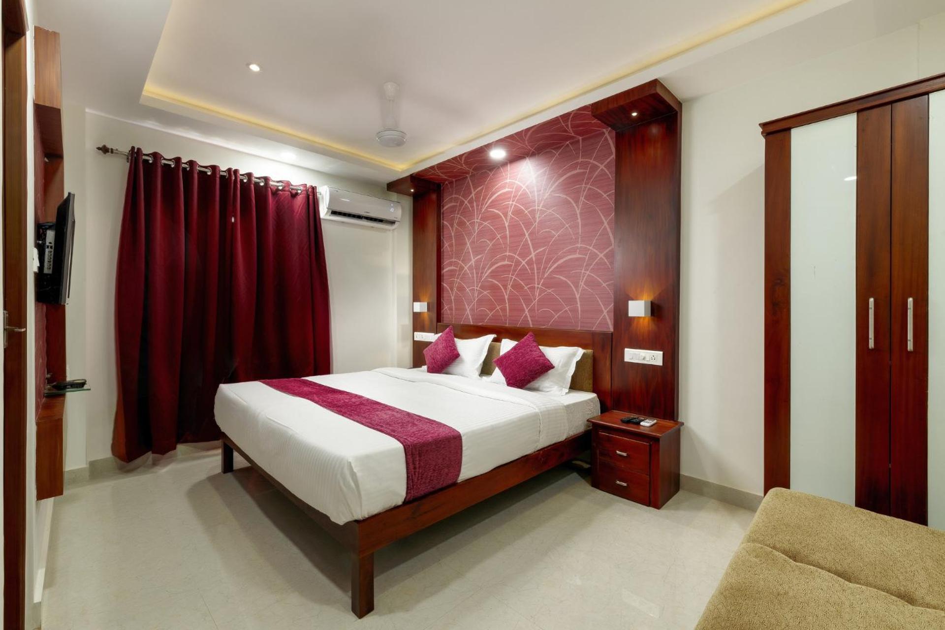 Deluxe Double or Twin Room - Photo 9
