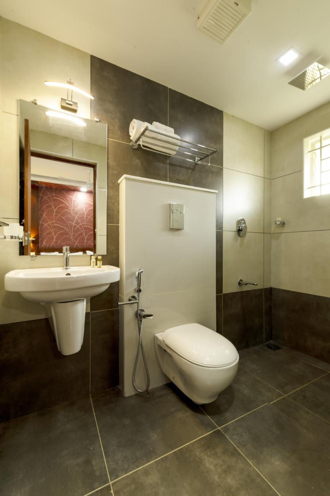 Deluxe Double or Twin Room - Photo 3