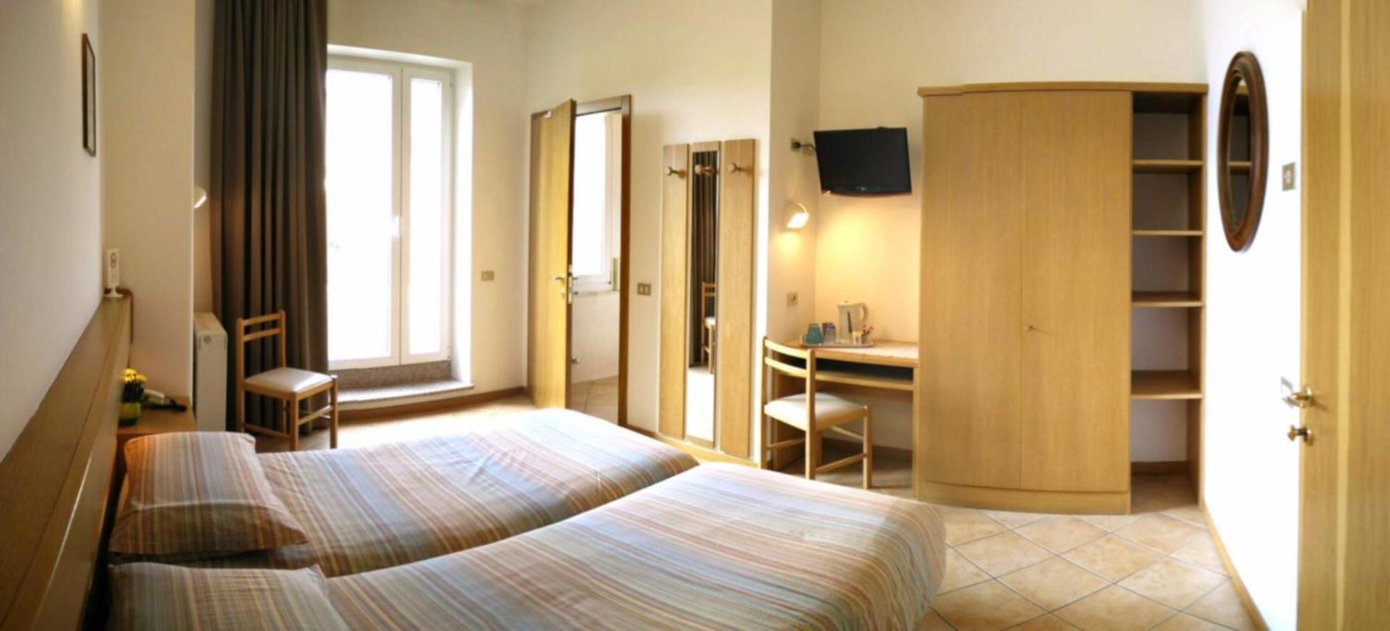 Superior Double or Twin Room with Terrace photo 2