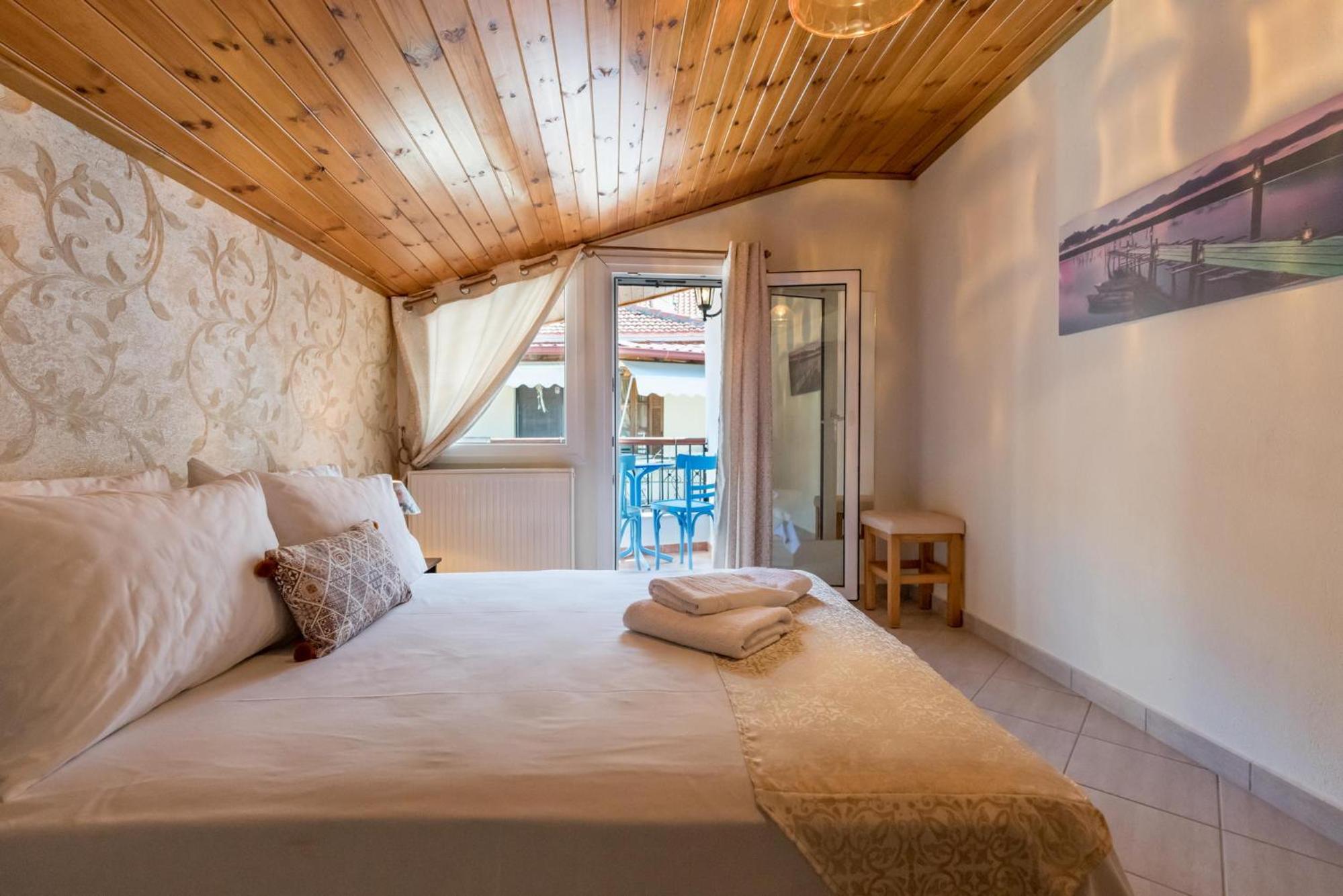 Three-Bedroom House photo 2