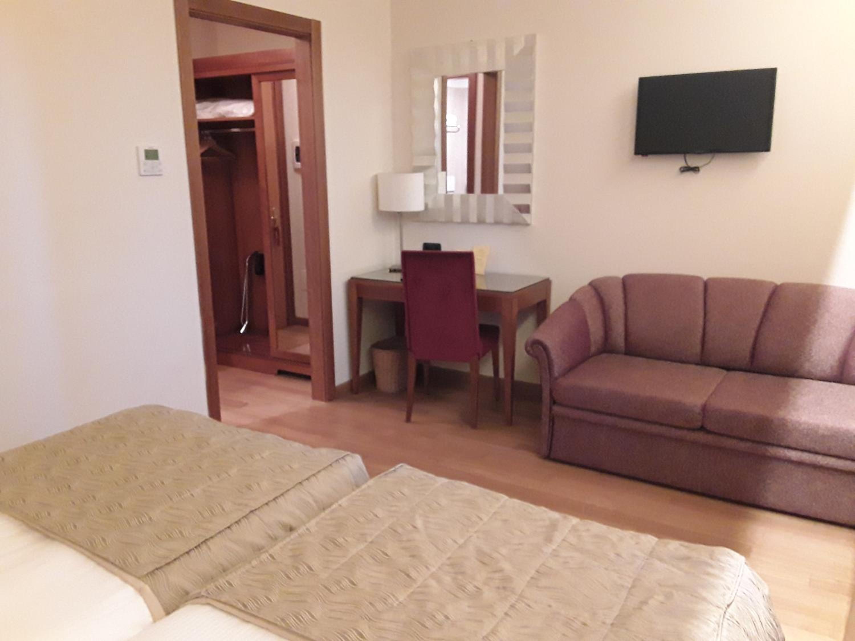 Superior Twin Room - Photo 6