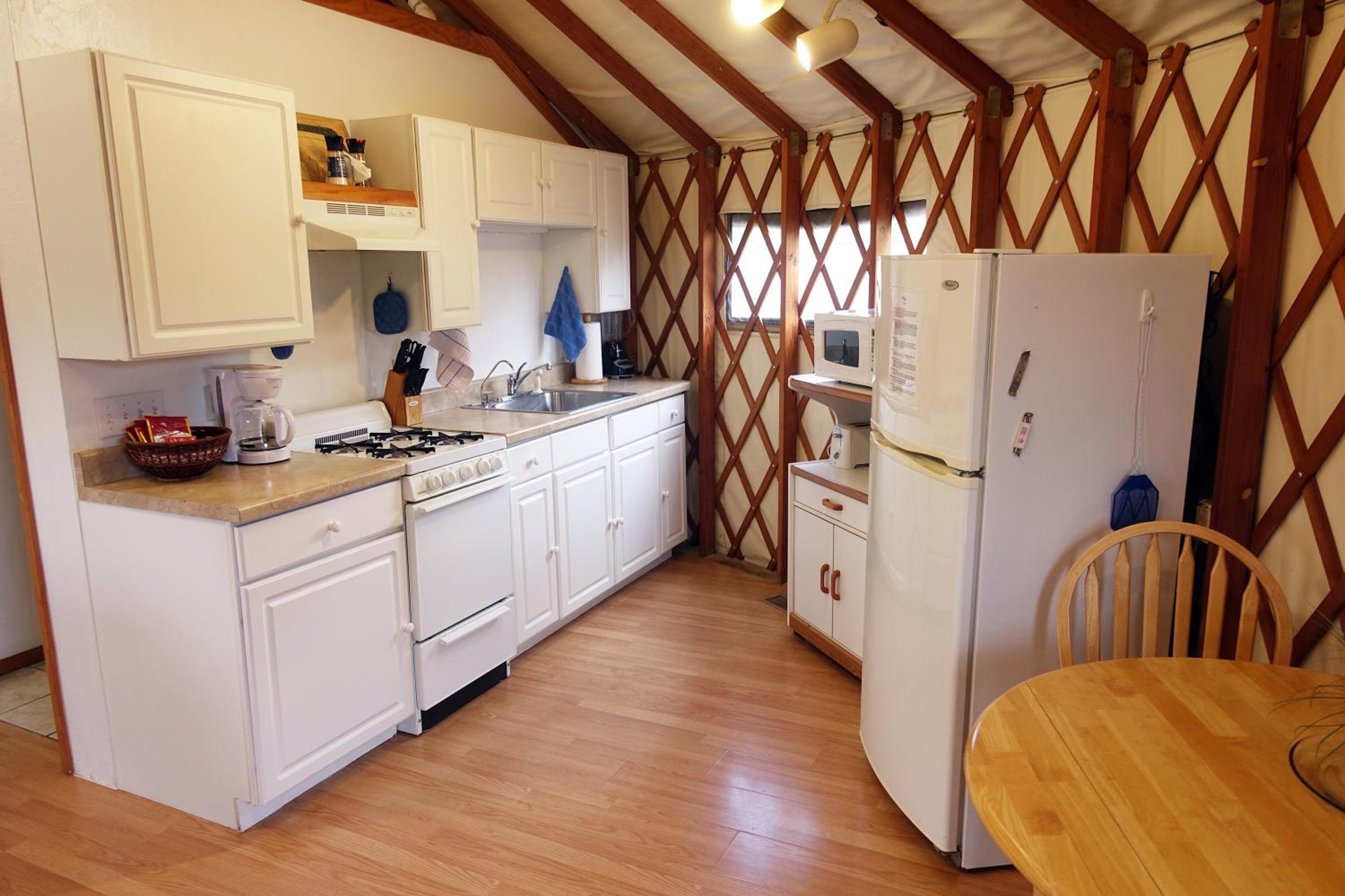 Vista Yurt Cabin  - Photo 11
