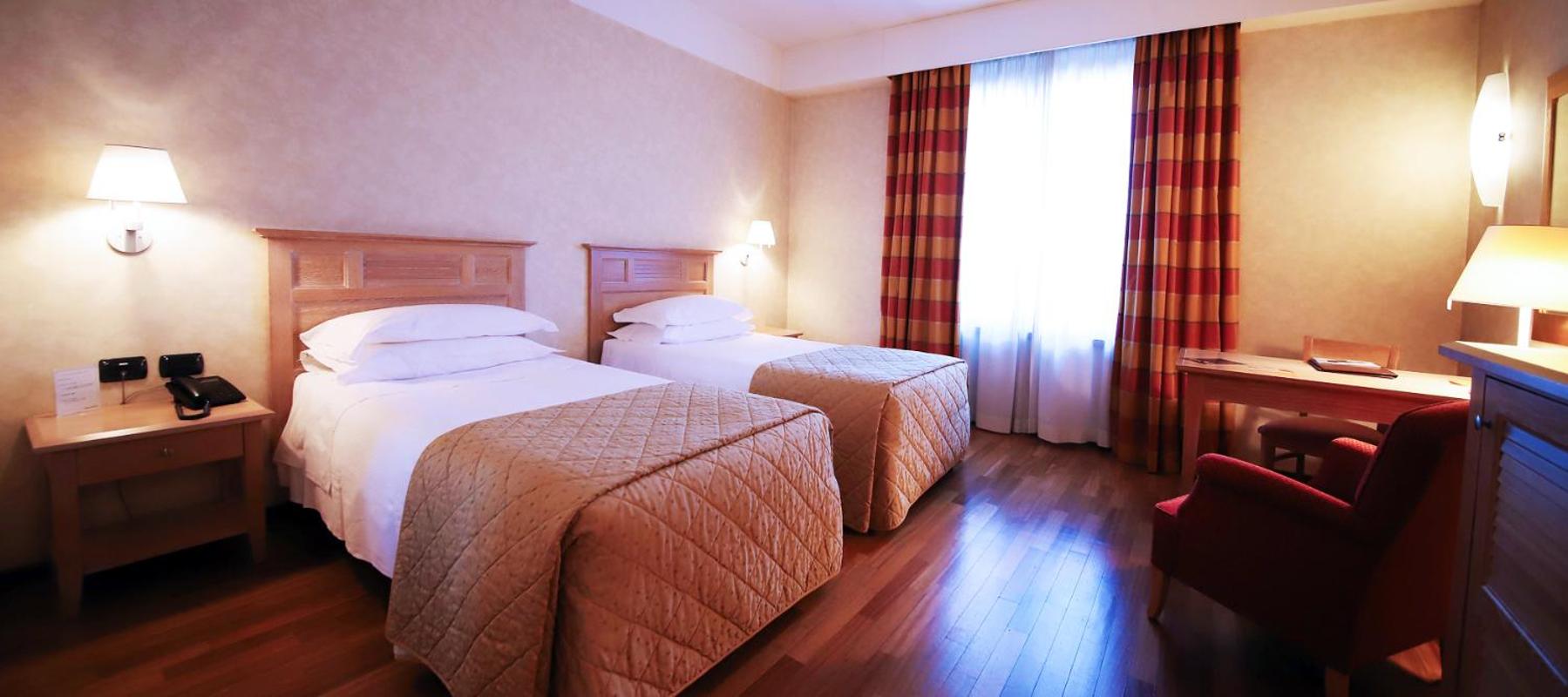 Prestige Twin Room - Photo 6