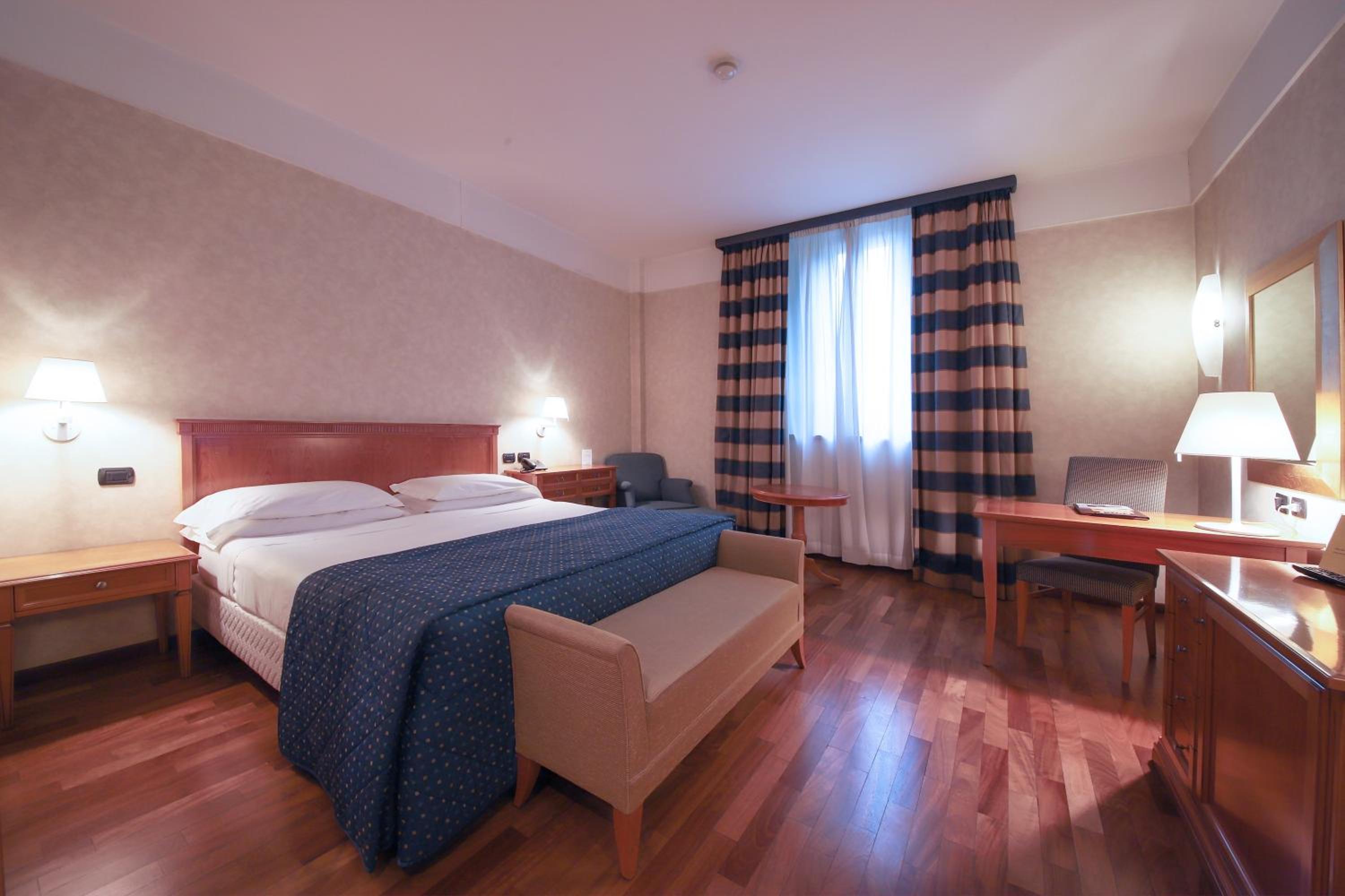Double Room with Garden View - Photo 4