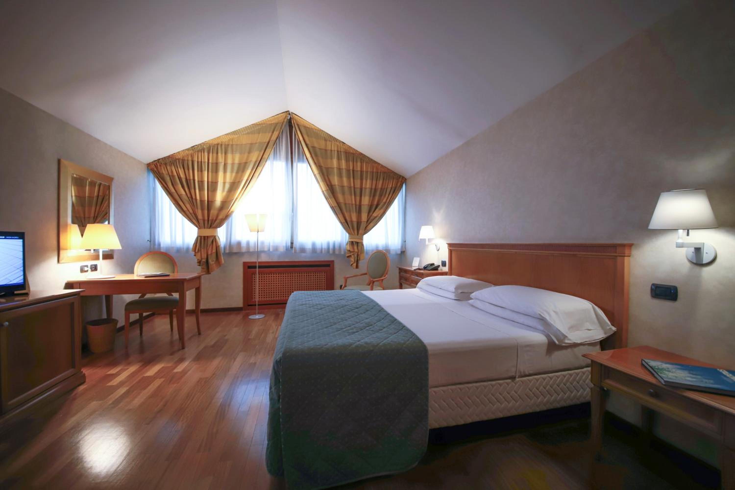 Double Room - Attic - Photo 6