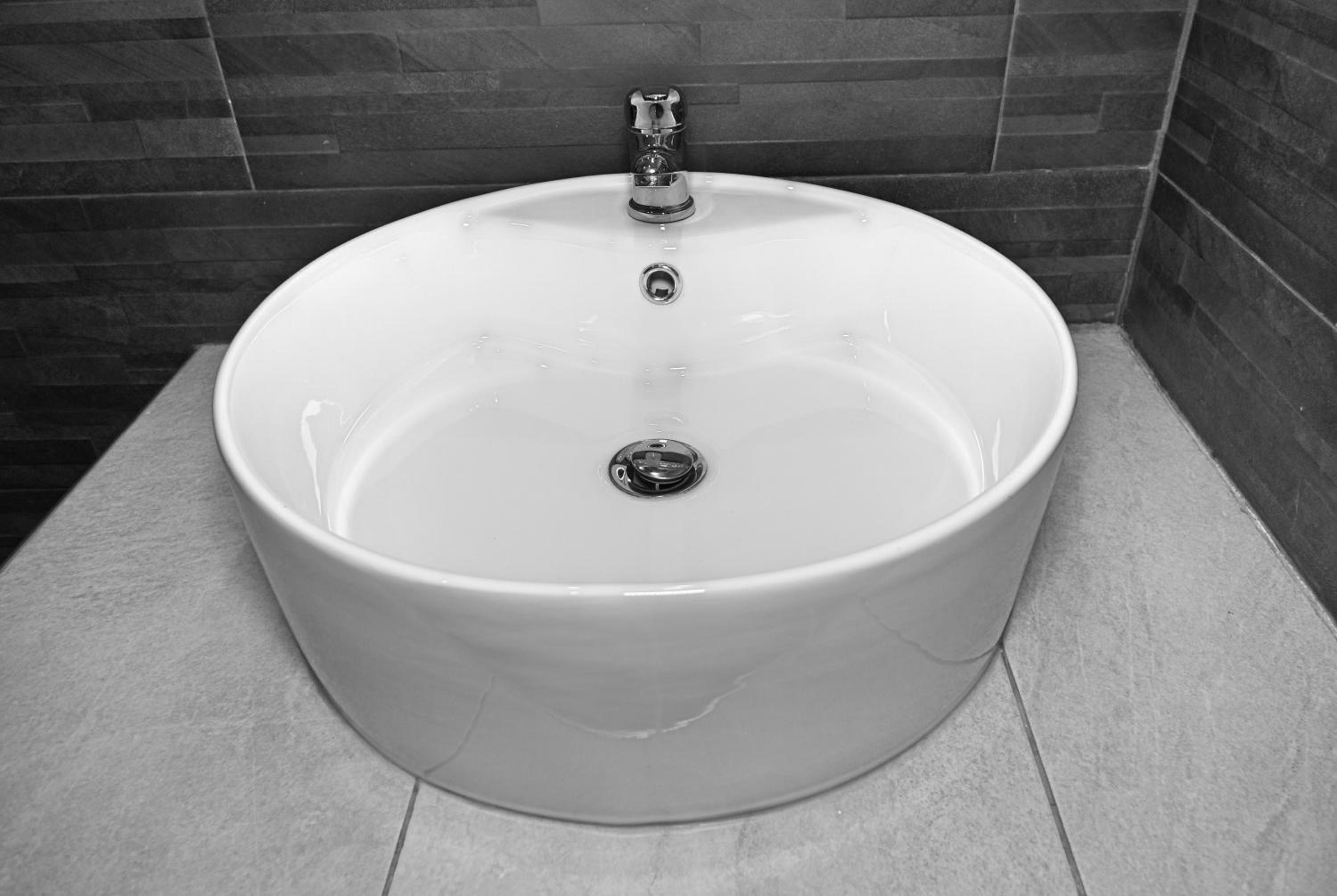 Suite - Photo 16