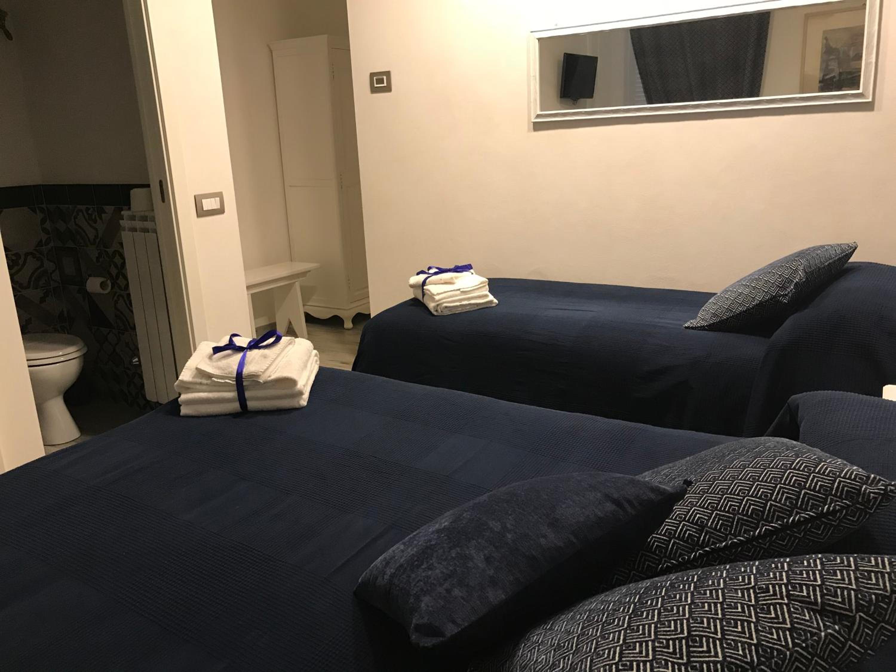 Double Room with Extra Bed - Photo 3