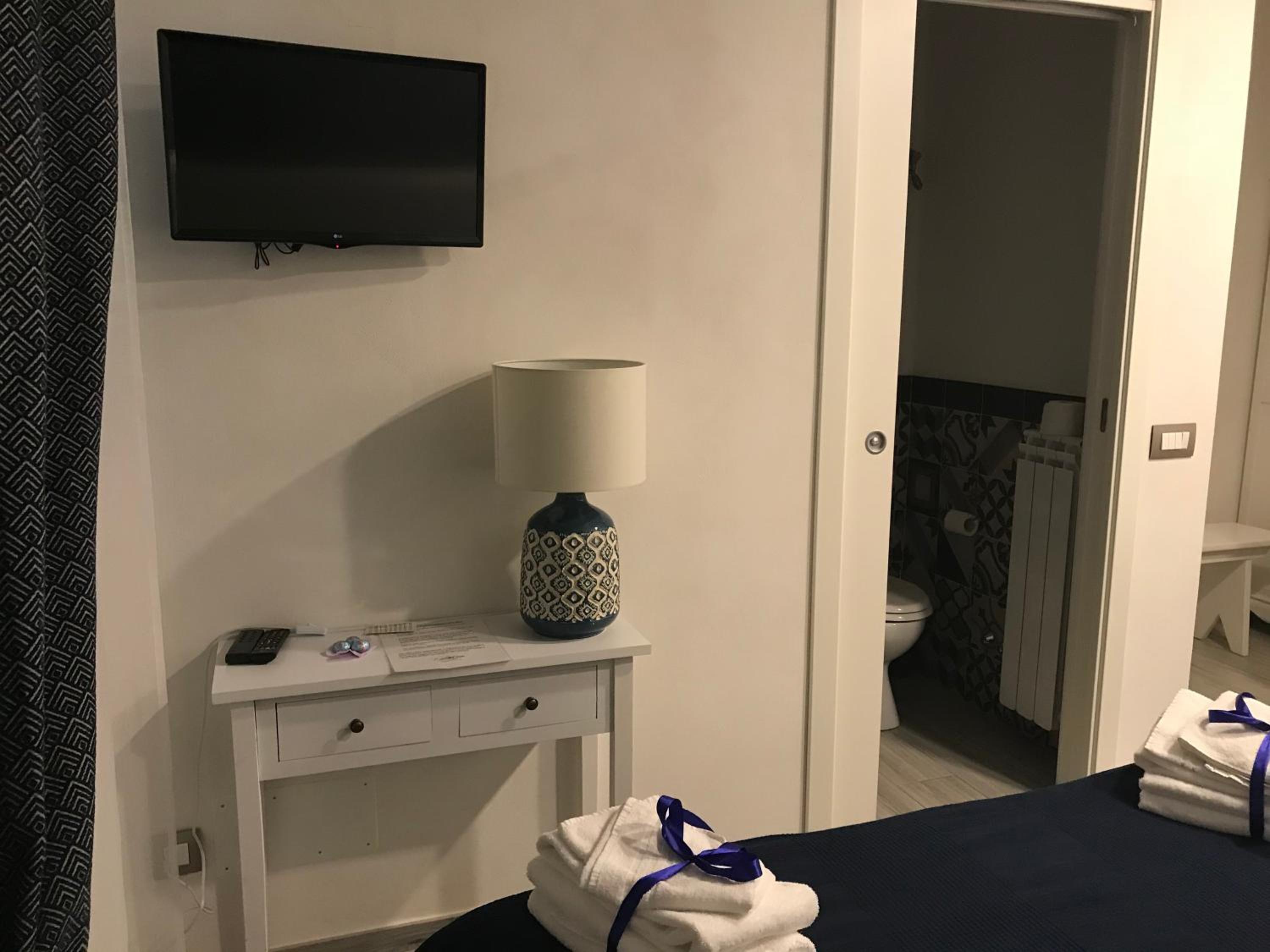 Double Room with Extra Bed - Photo 2