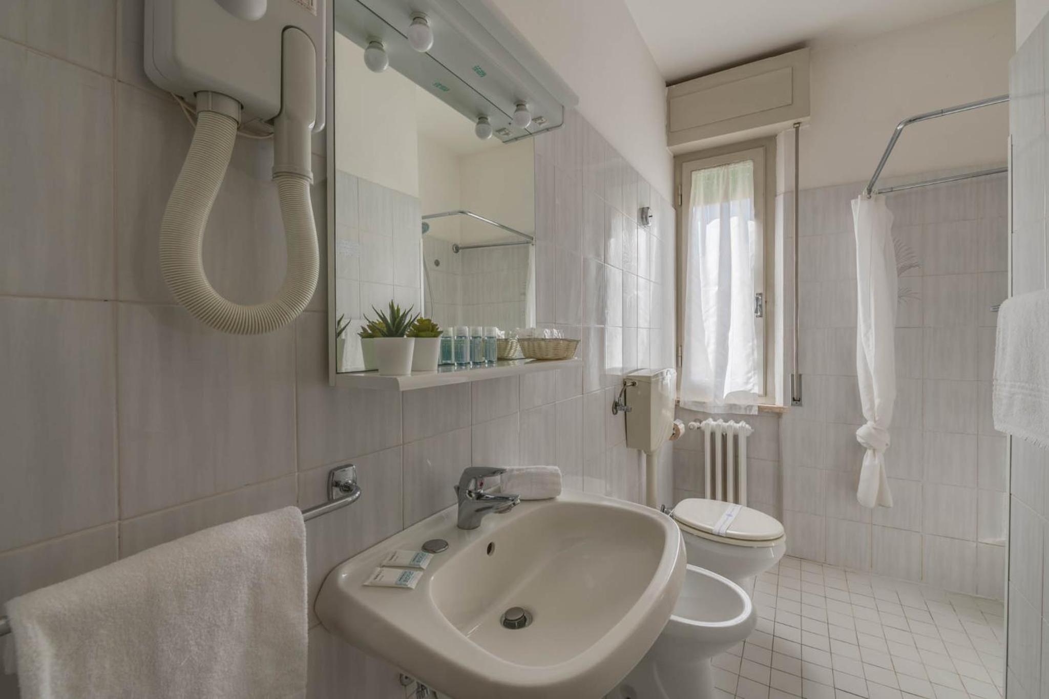 Standard Double or Twin Room photo 3