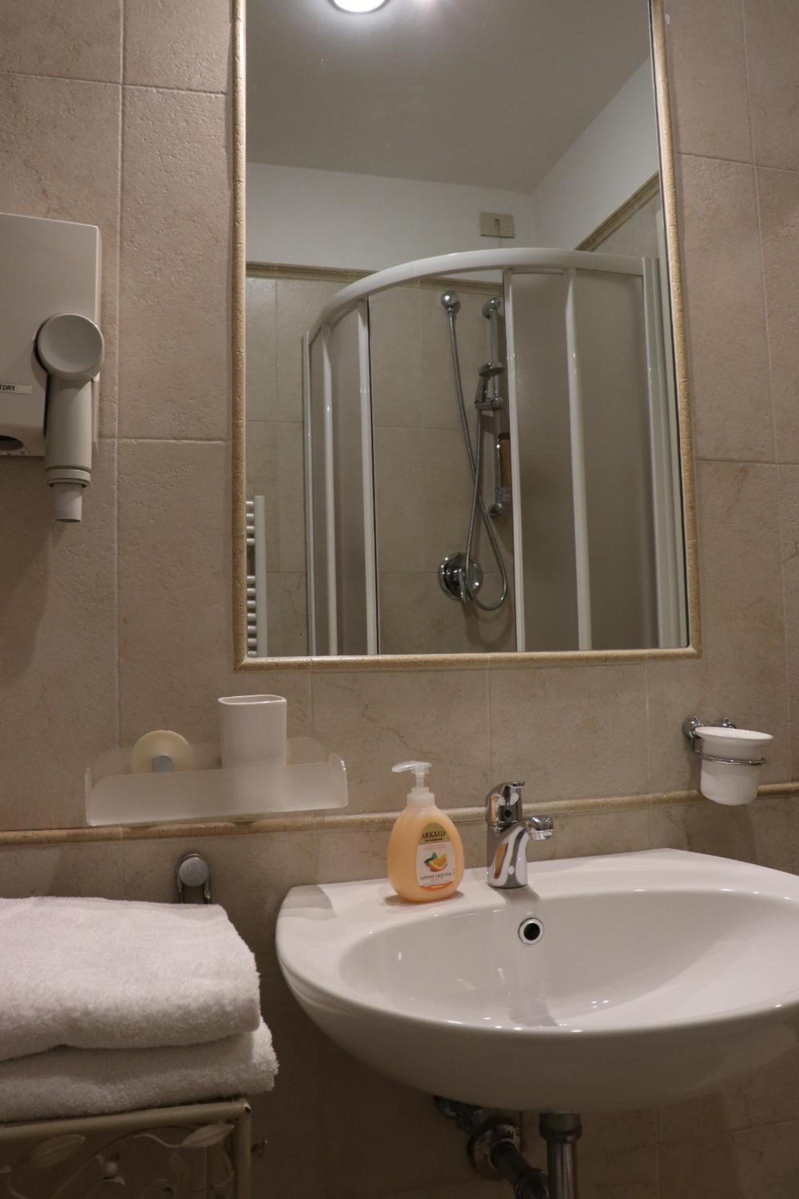 Quadruple Room photo 3