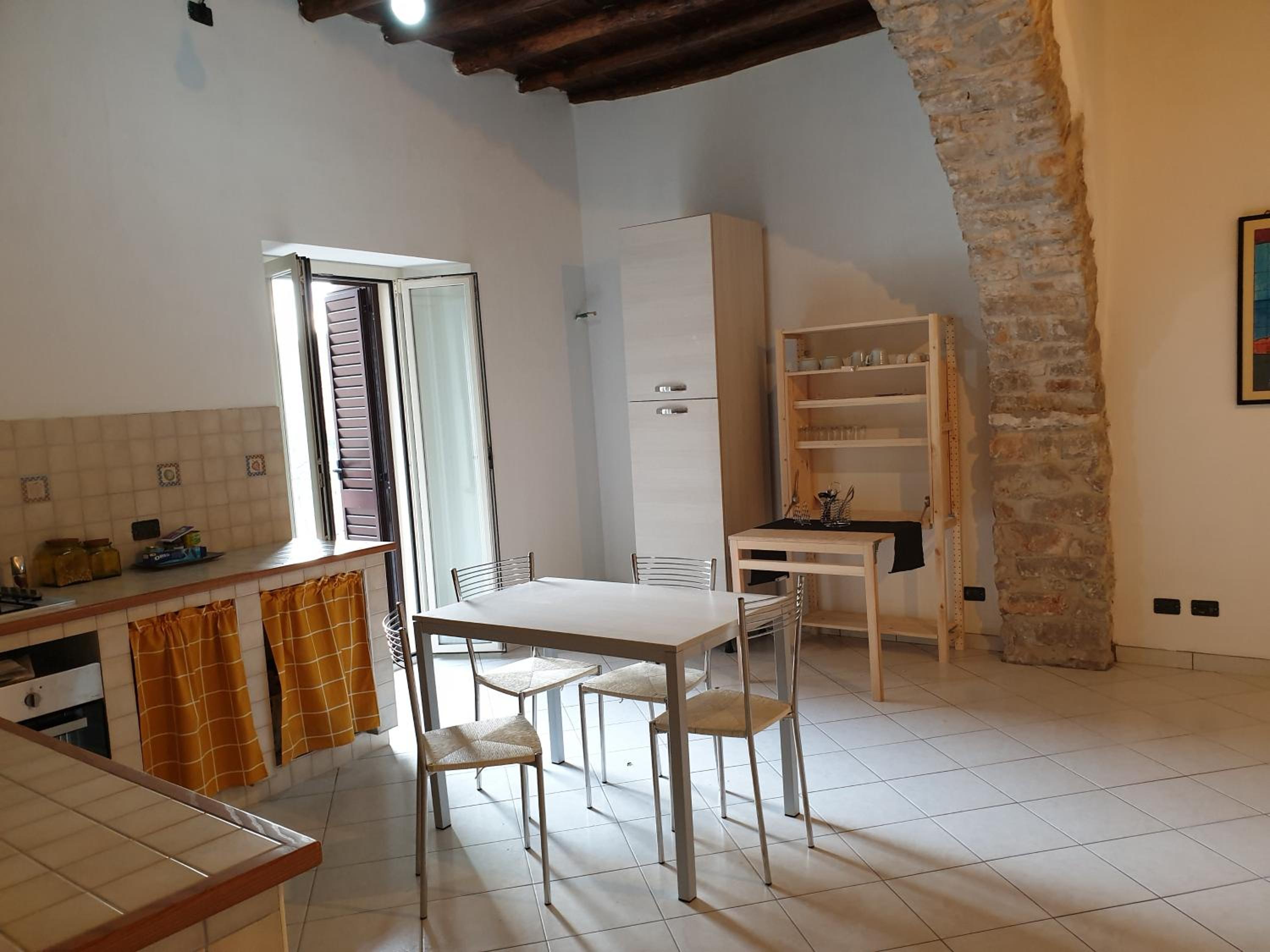 Double Room with Private External Bathroom - Photo 4