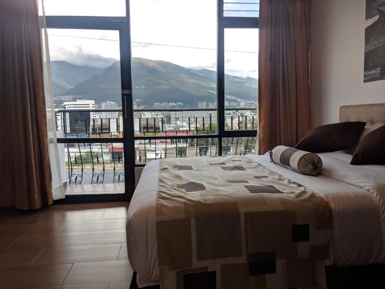 Deluxe Double Room with Balcony photo 3