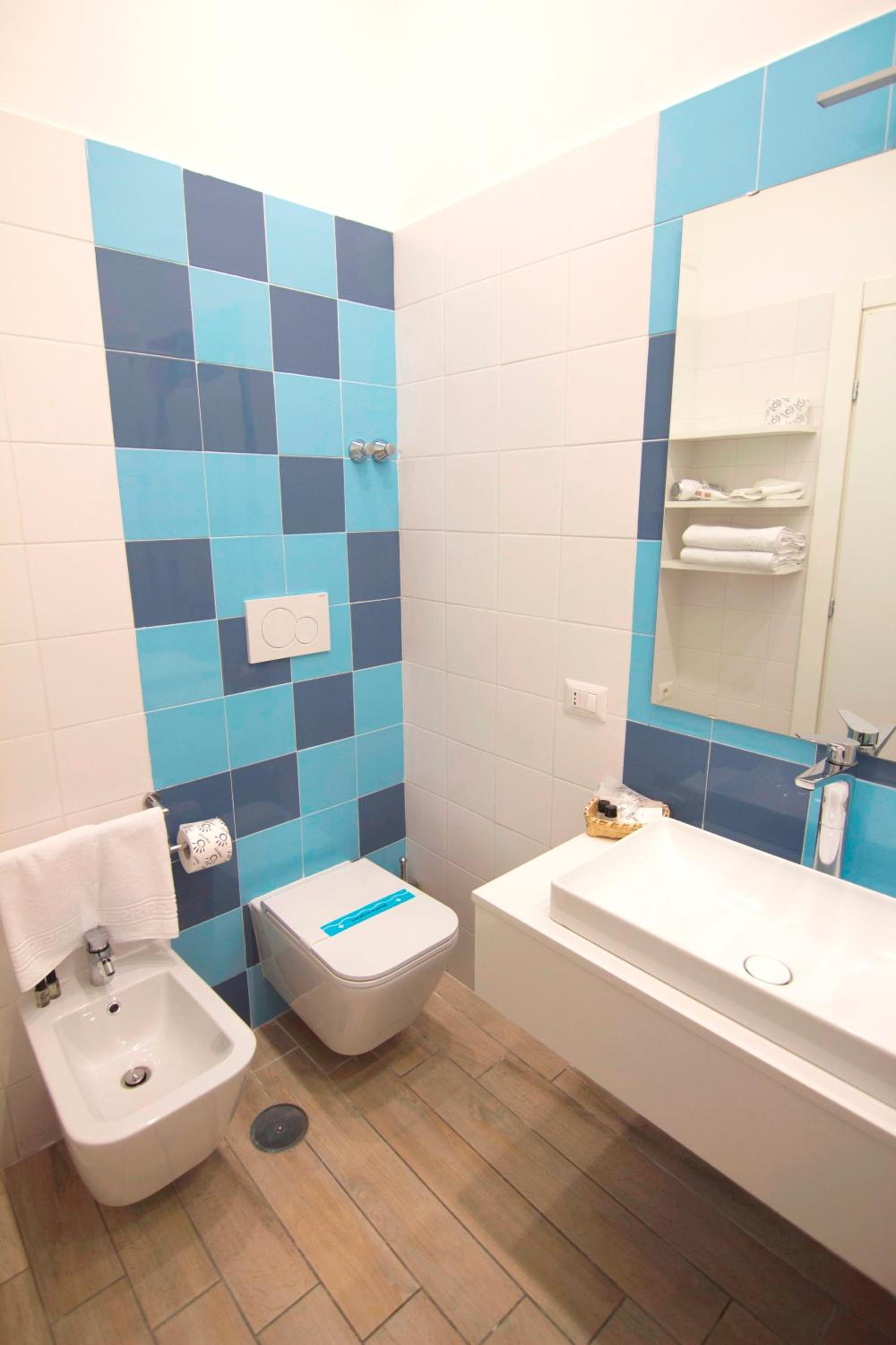 Quadruple Room - Photo 7