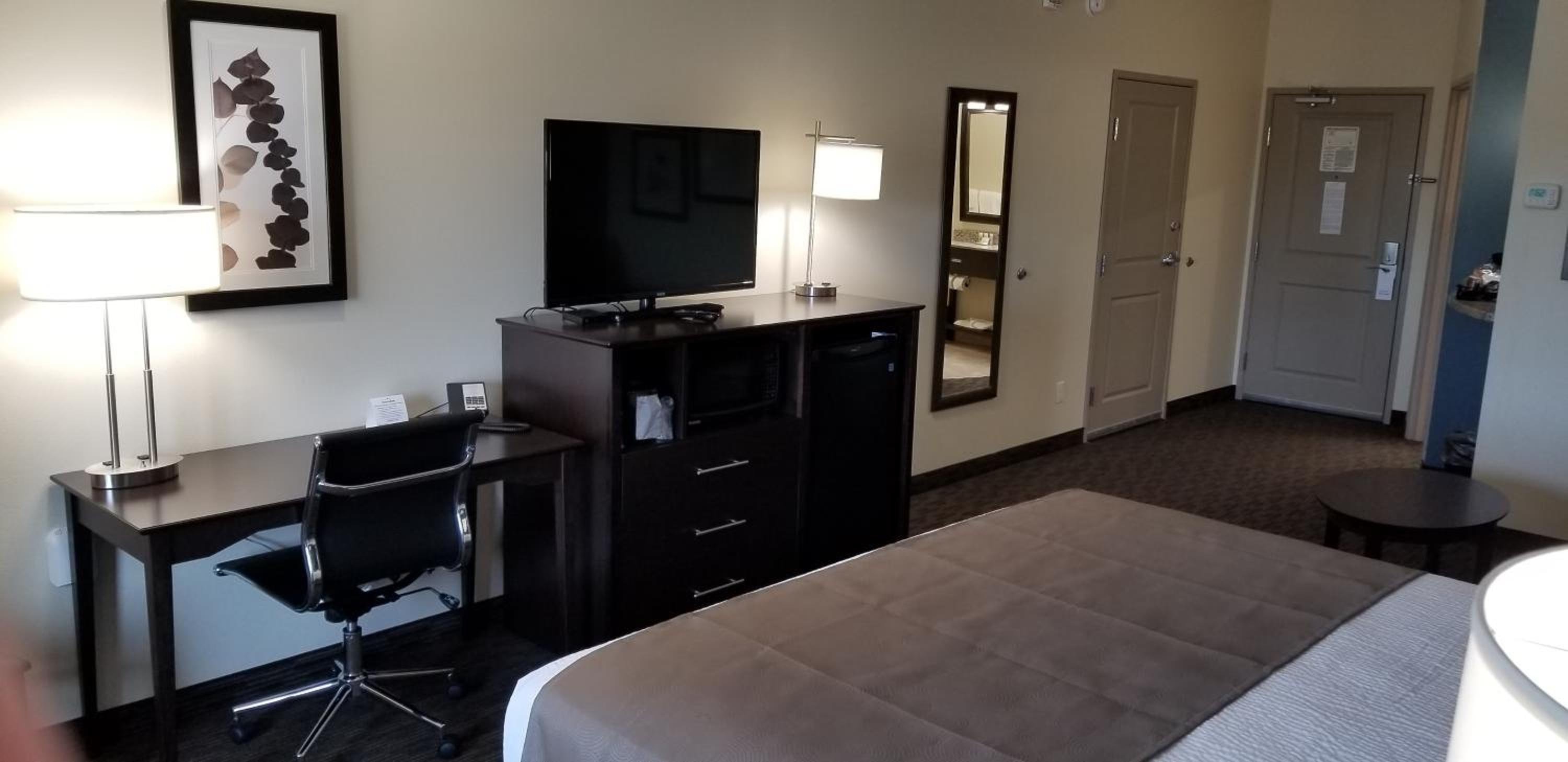 Business King Room - Non-Smoking - Photo 1
