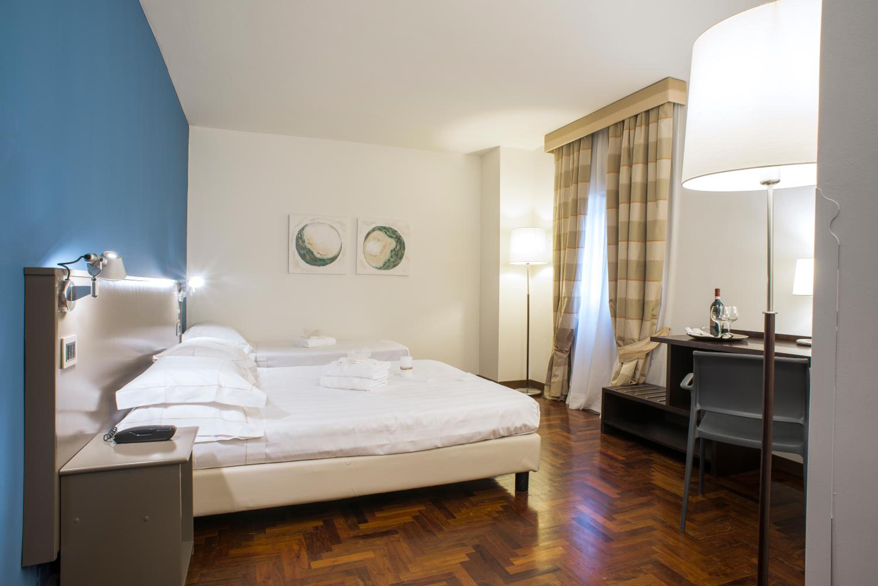 Standard Triple Room - Photo 3