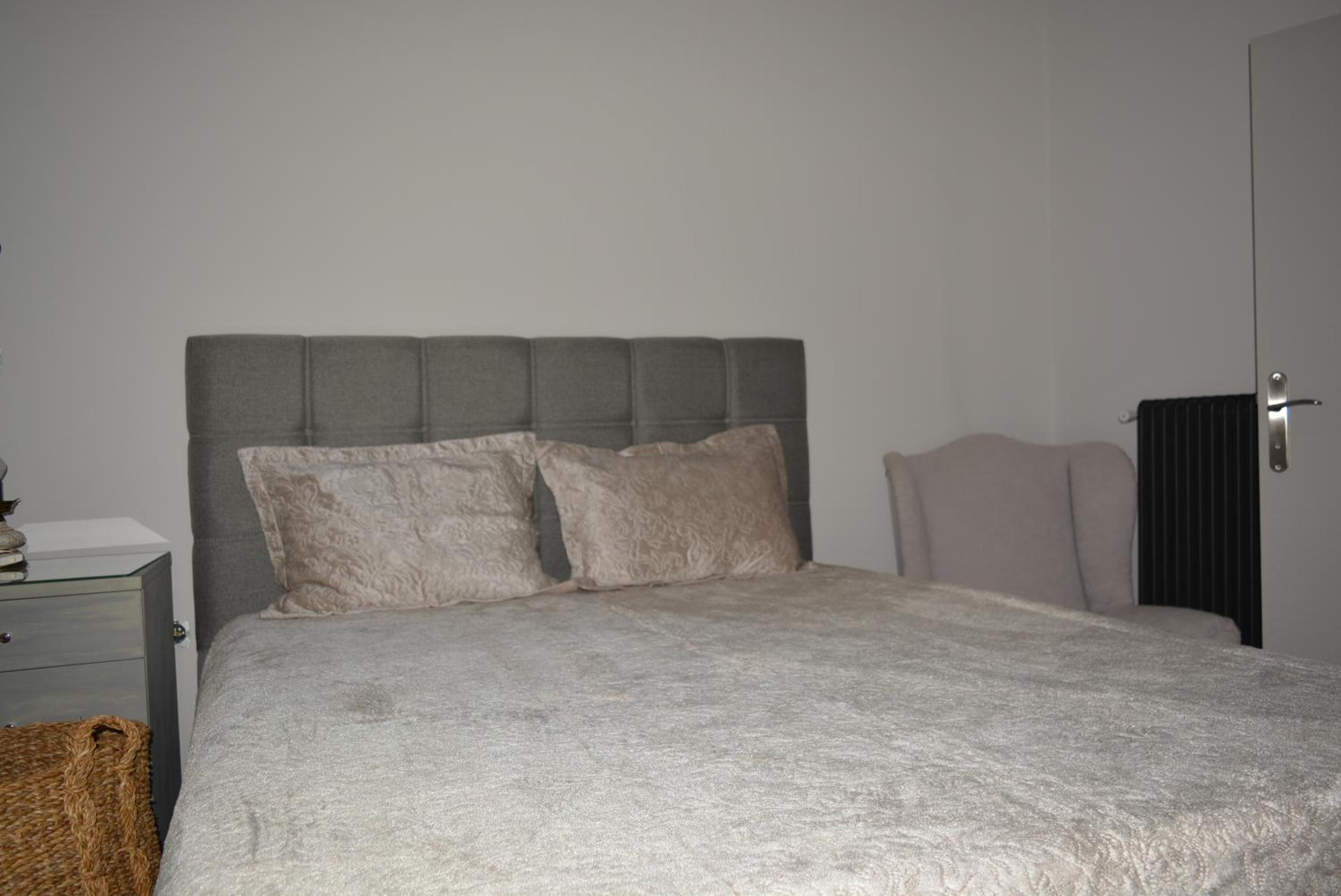 One-Bedroom House photo 1