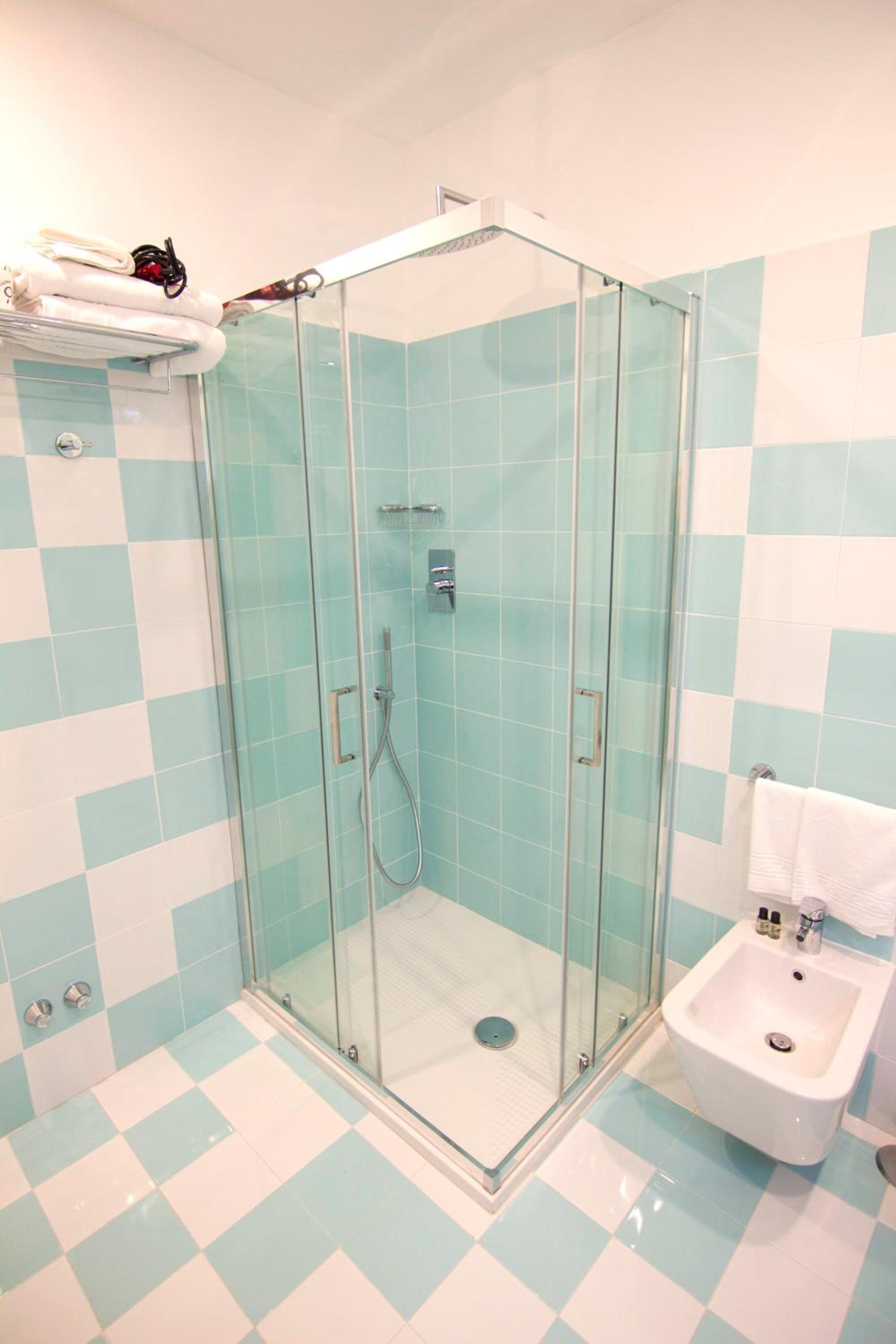 Quadruple Room - Photo 24