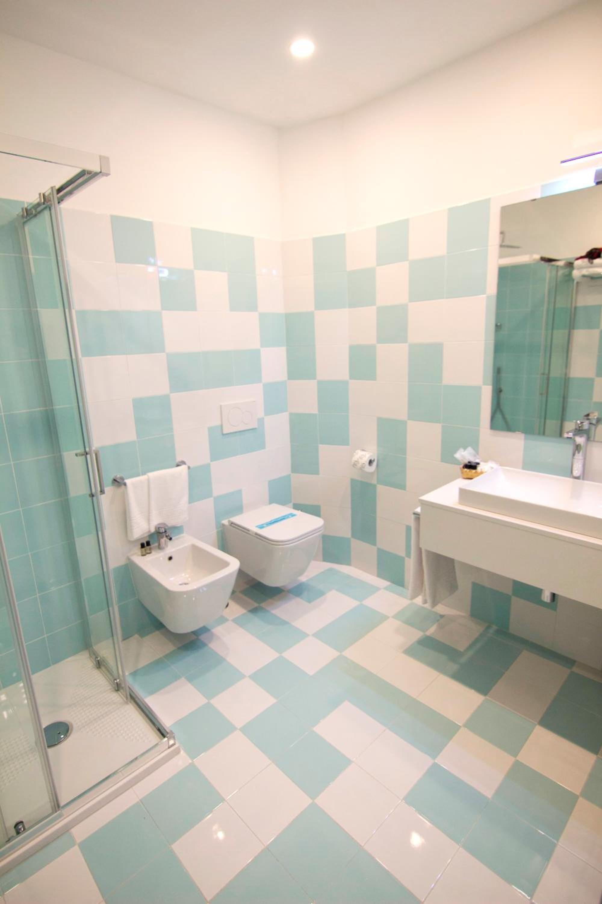 Quadruple Room - Photo 5