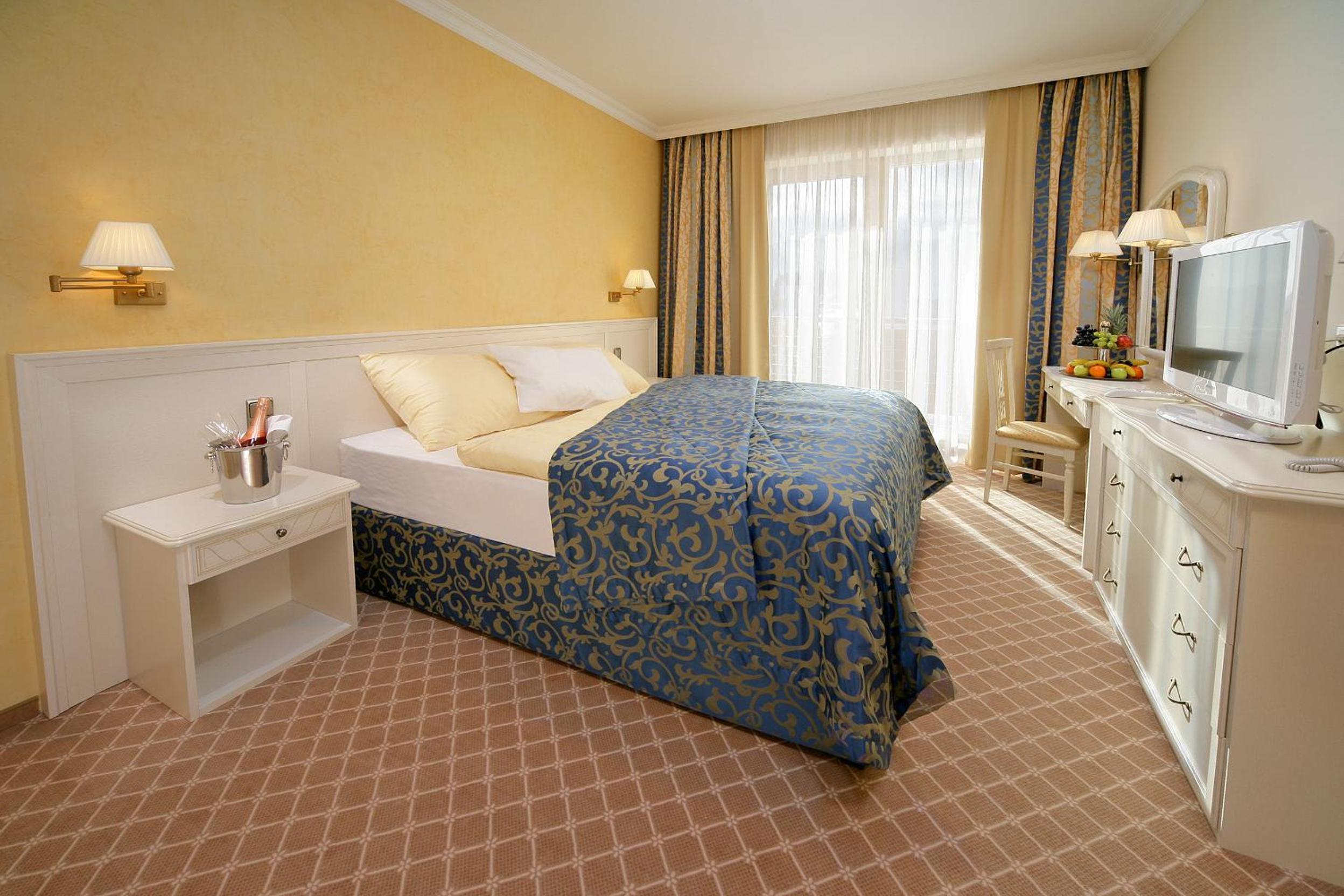 Double or Twin Room with Balcony photo 1